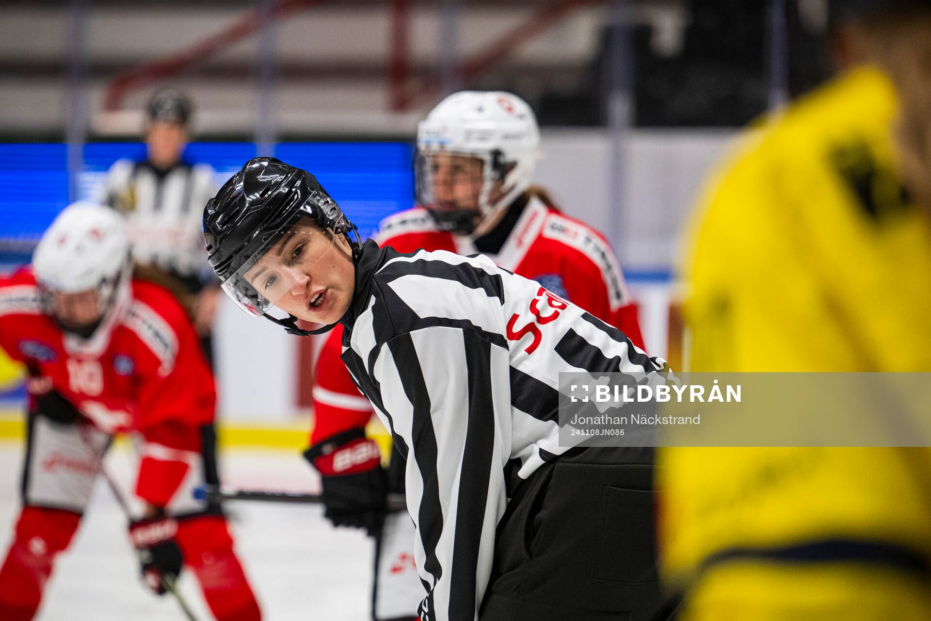 Linesman Julia Hjelmström