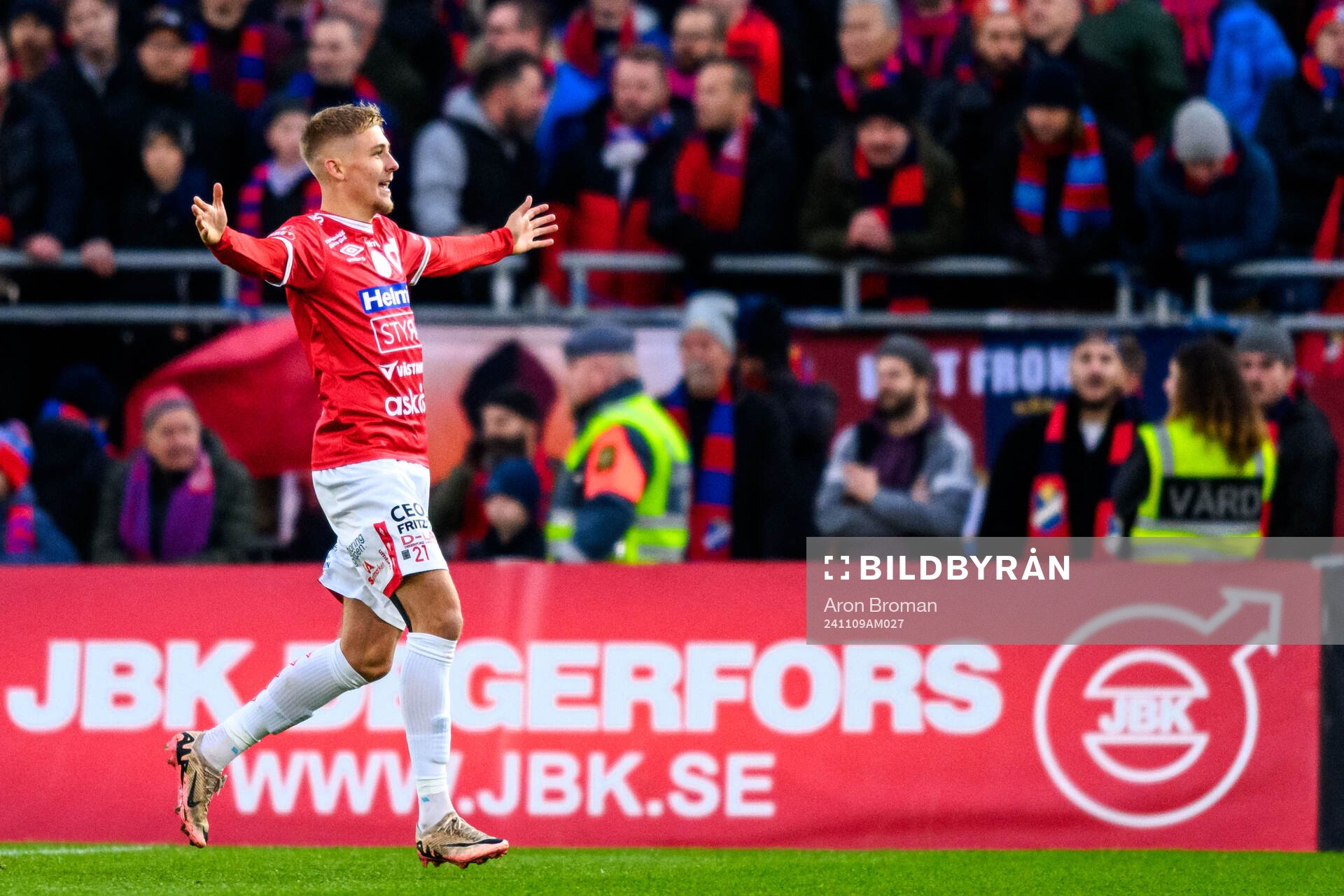 Degerfors Elias Pihlström jublar