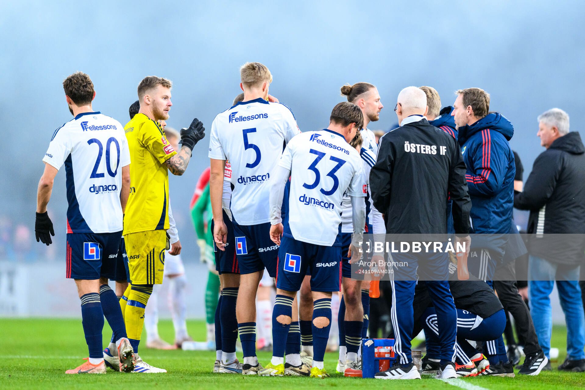 Östers spelare vid ett spelavbrott