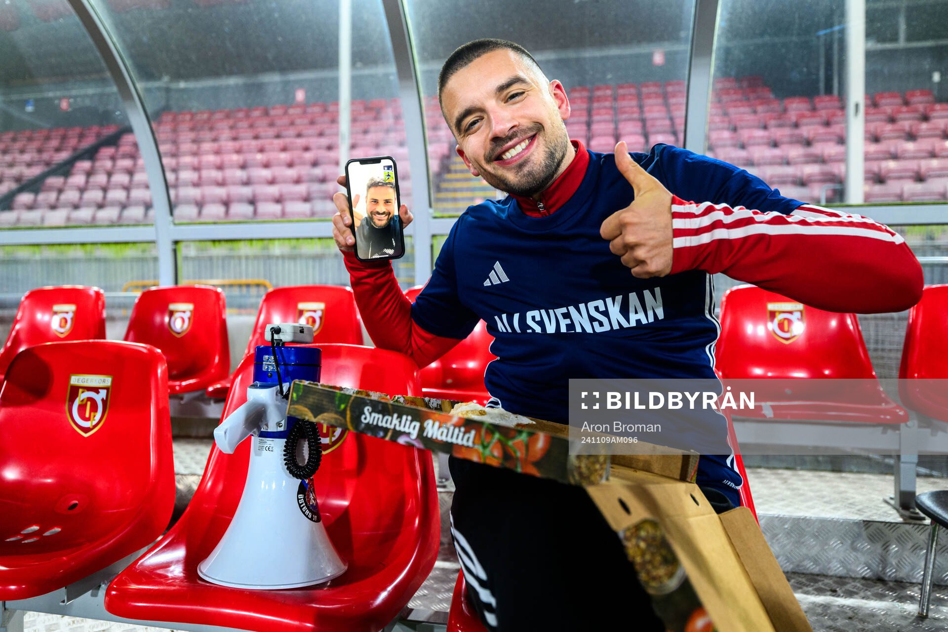 Östers Vladimir Rodic  jublar över avancemanget till