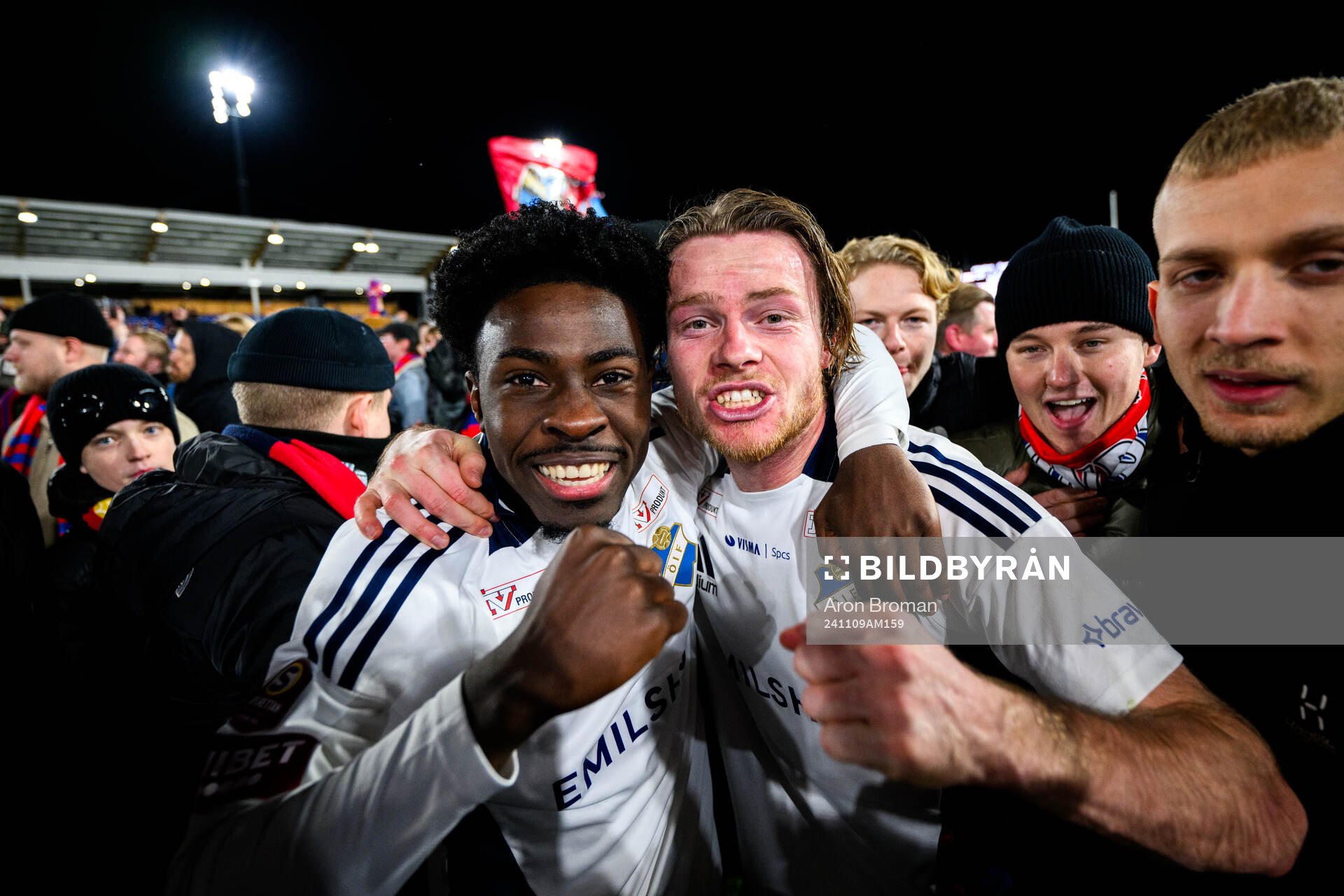 Östers Raymond Adjei och Daniel Ljung jublar över