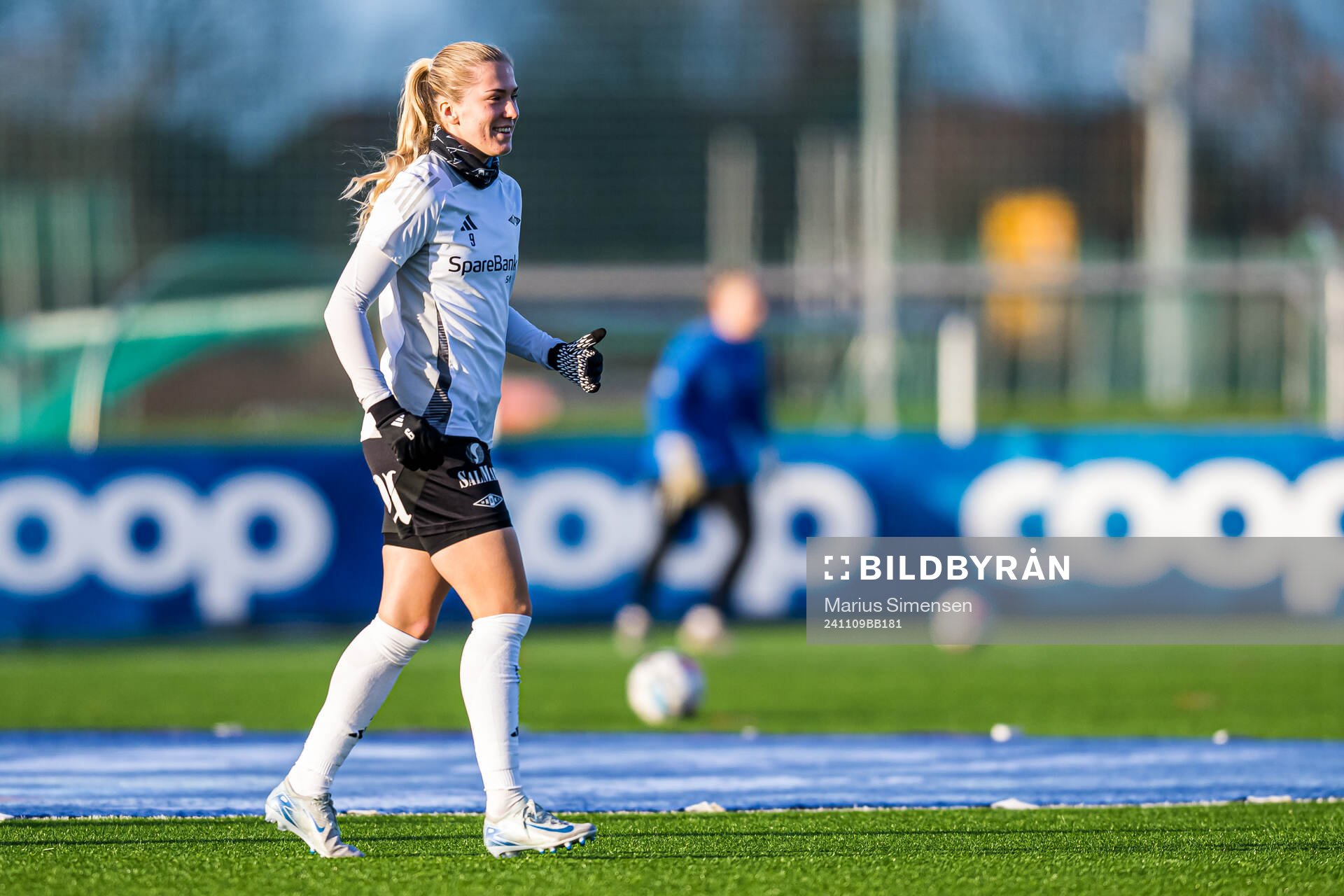 Emilie Nautnes of Rosenborg warms up