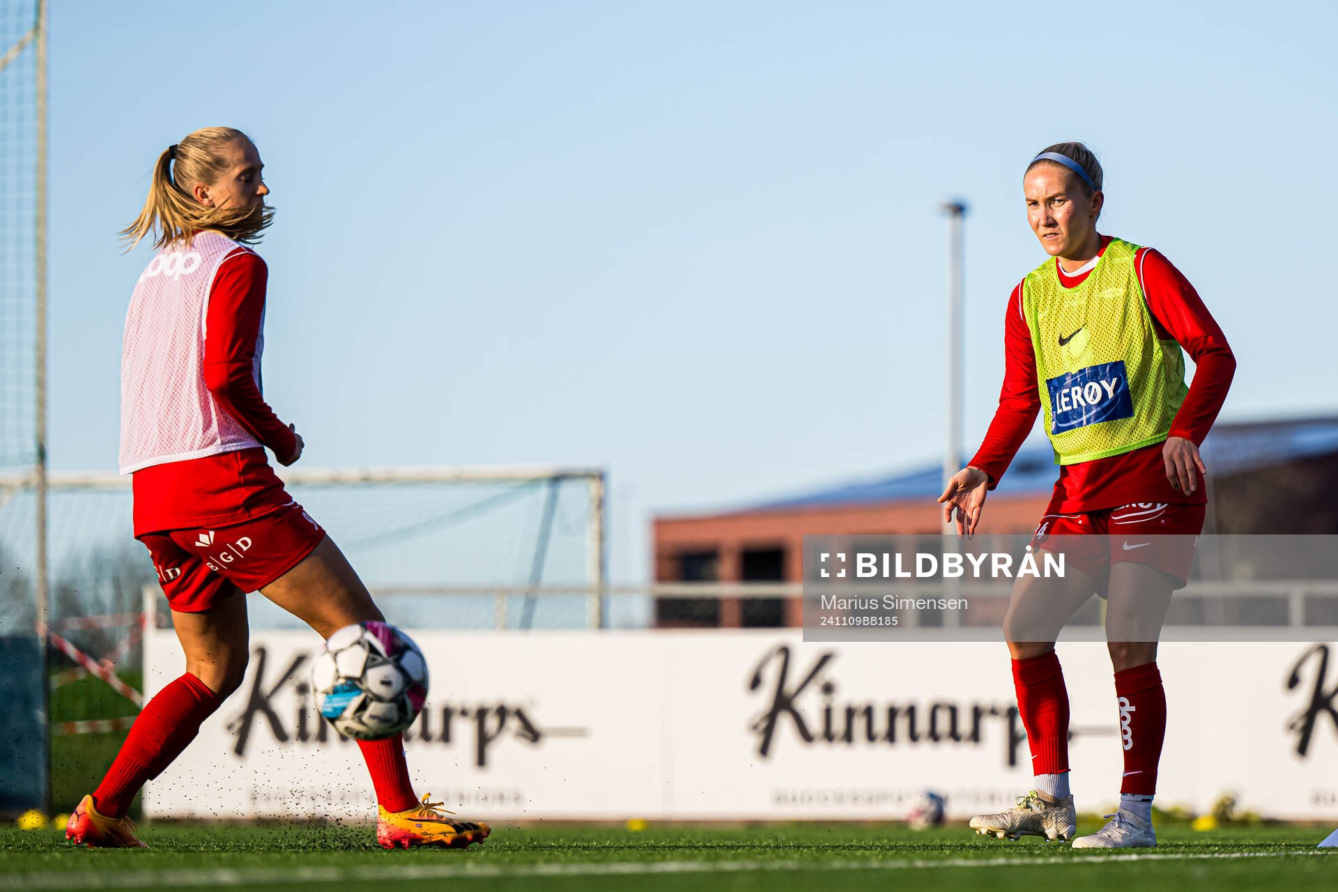 Nea Emilia Lehtola of Brann warms up