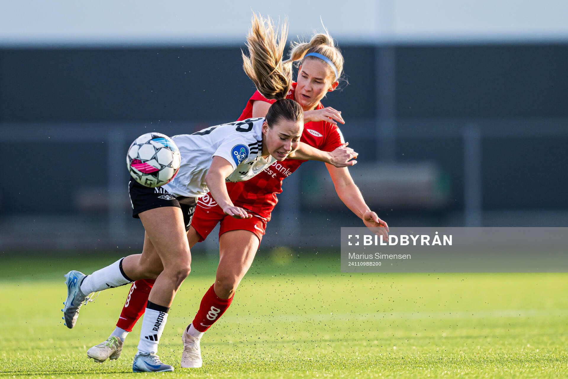 Ine Berre of Rosenborg and Nea Emilia Lehtola of Brann