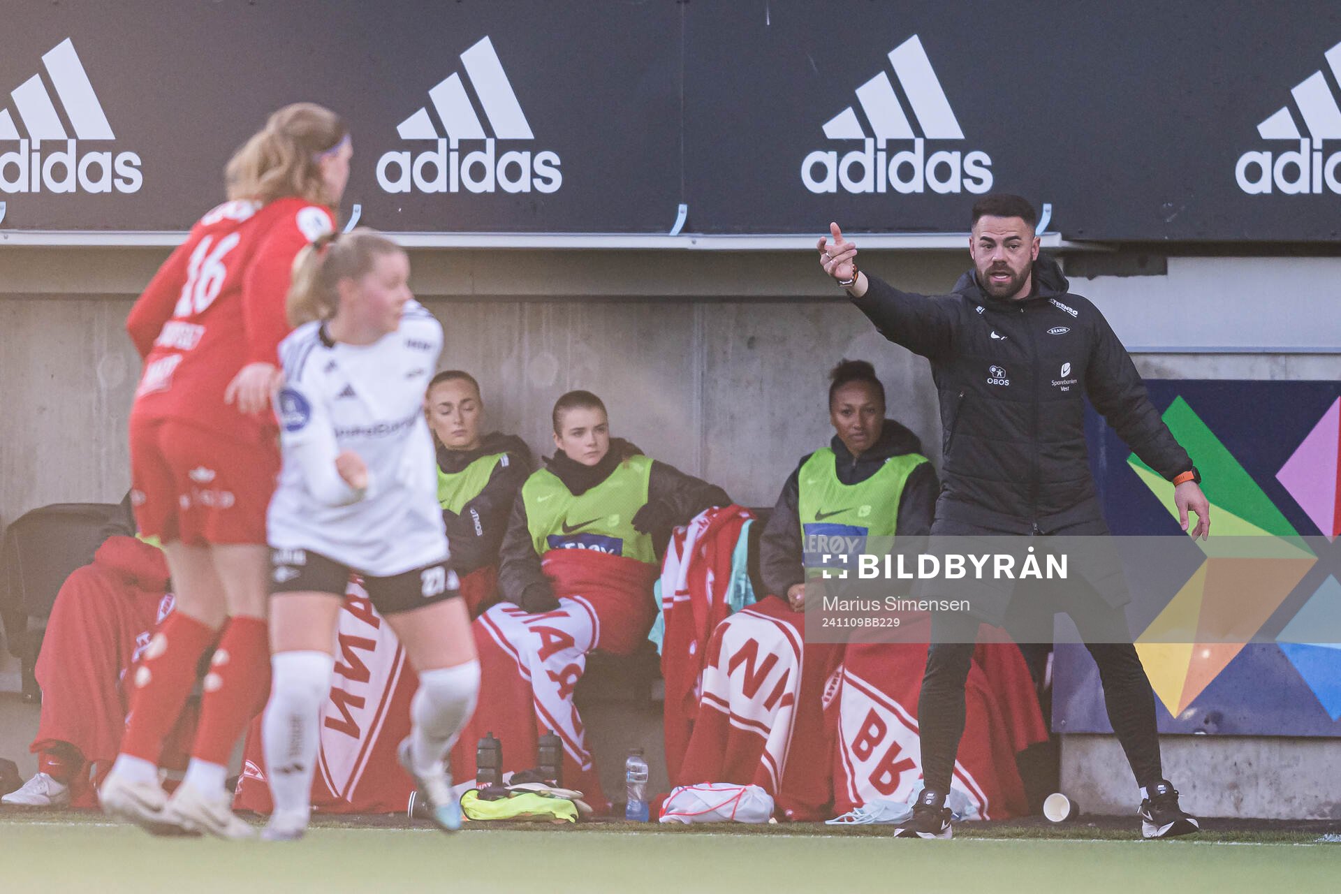 Martin Ho, head coach of Brann, during the Toppserien football match between Rosenborg and Brann on November 9, 2024 in Trondheim.