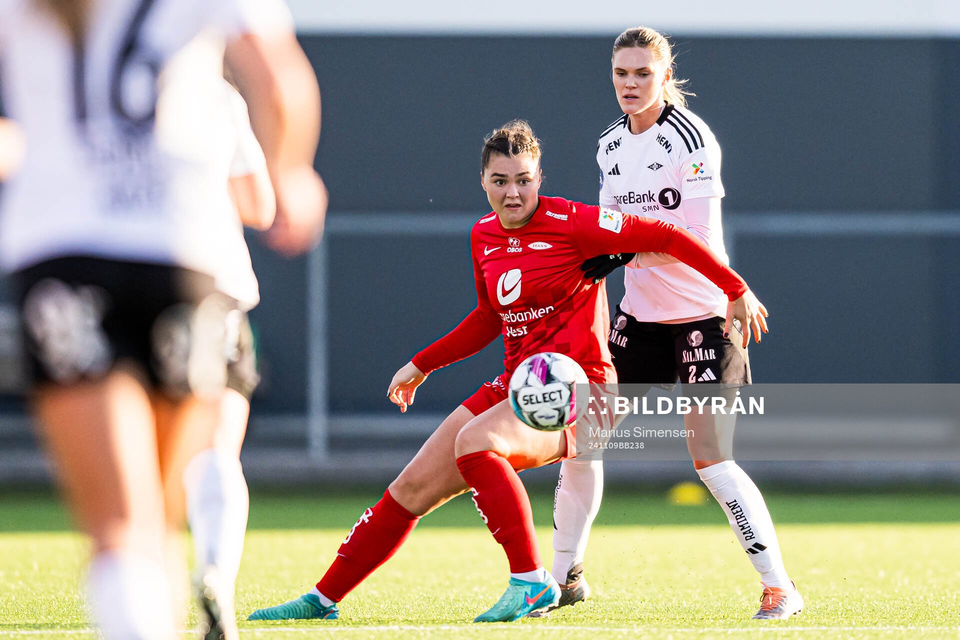 Anna Nerland Aahjem of Brann and Kristine Bjørdal Leine of