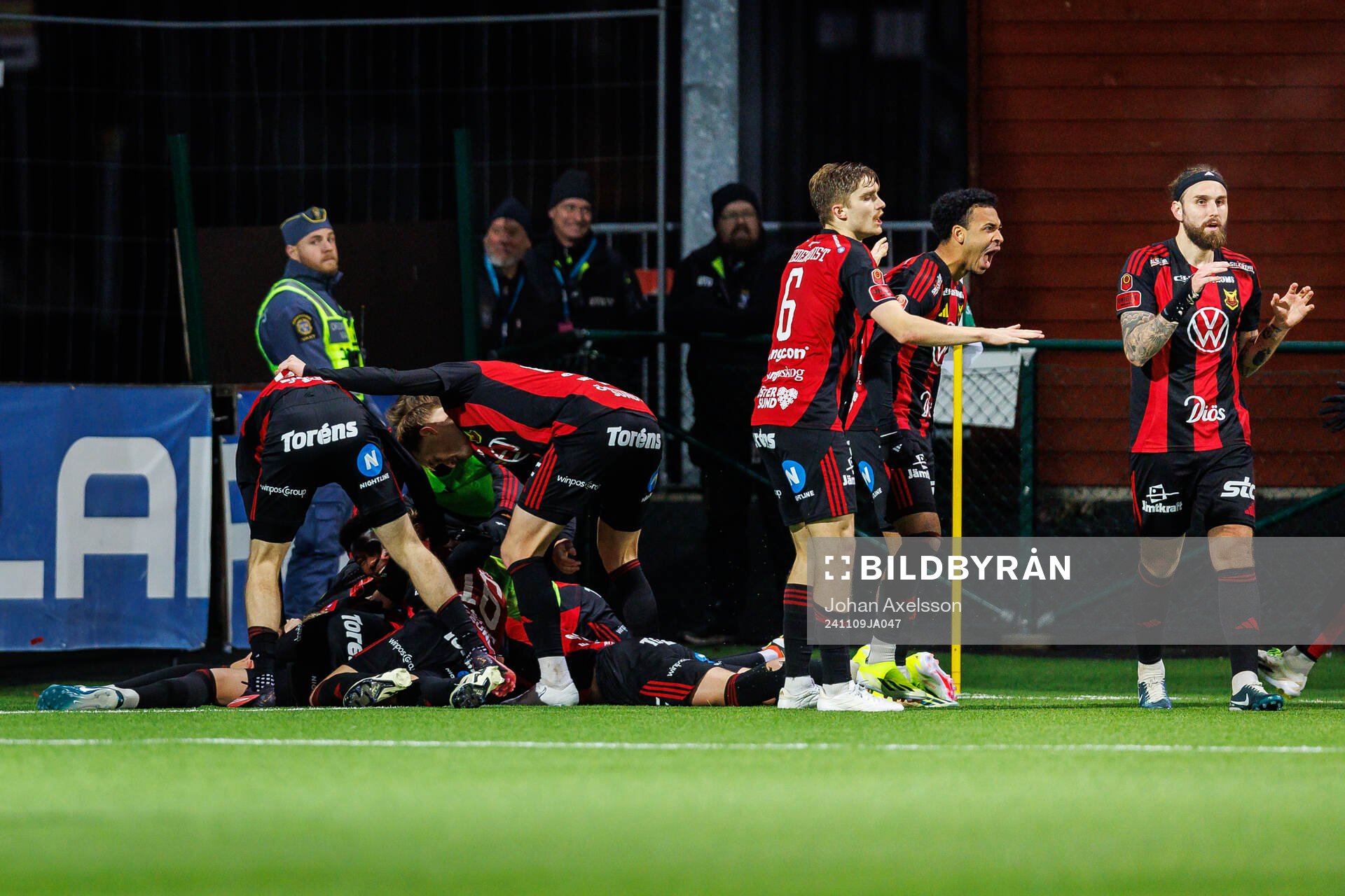 Östersunds Philip Bonde jublar