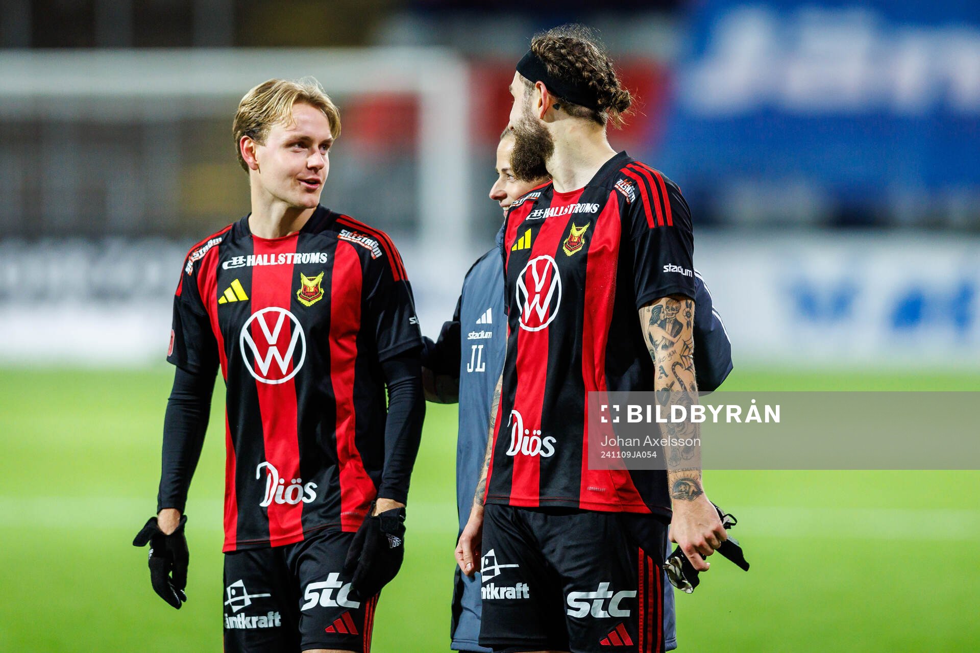 Östersunds Simon Marklund och Ali Suljic jublar
