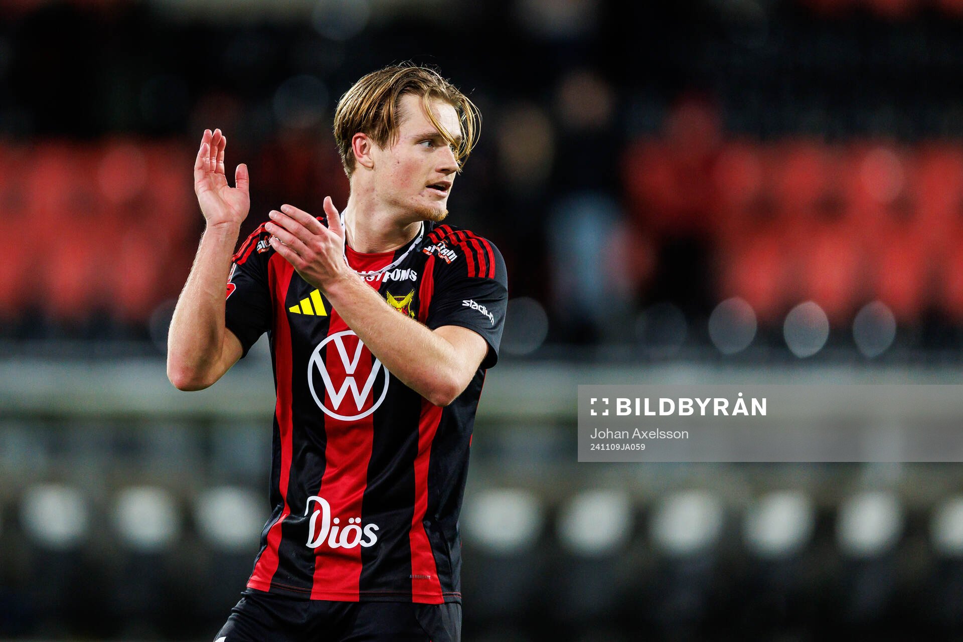 Östersunds Sebastian Karlsson Grach jublar