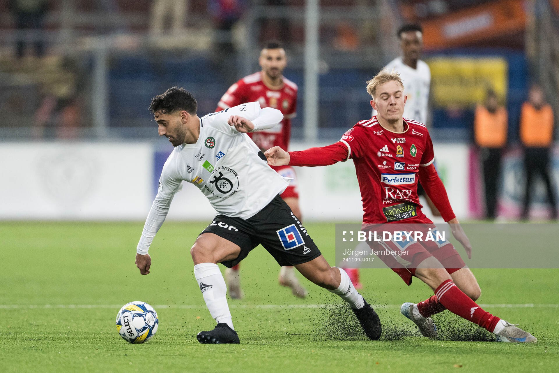 Örebros Lucas Shlimon och Skövde AIKs Emil Skillermo