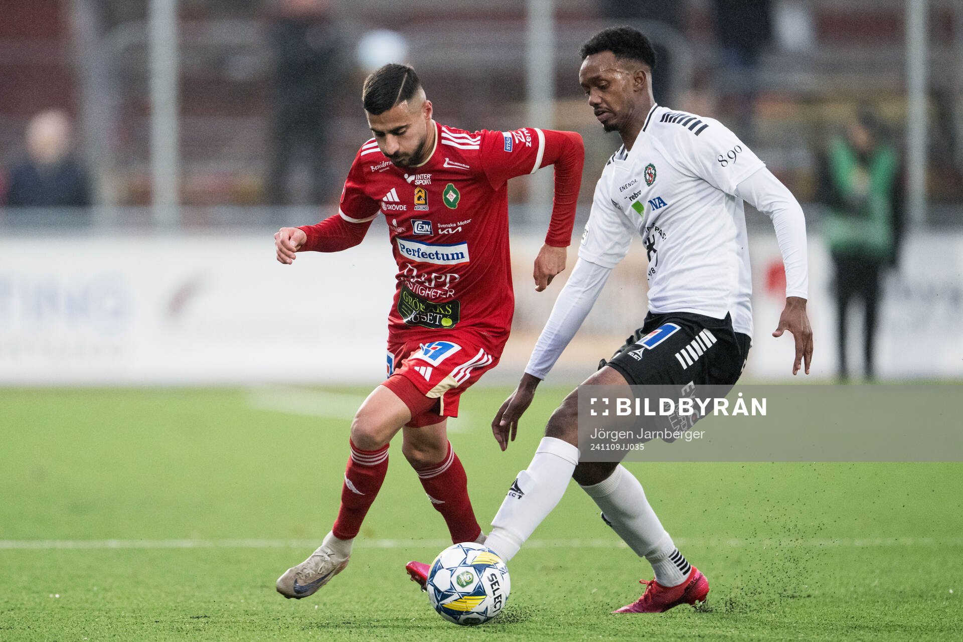 Skövde AIKs Elmar Abraham och Örebros Hamse Shagaxle