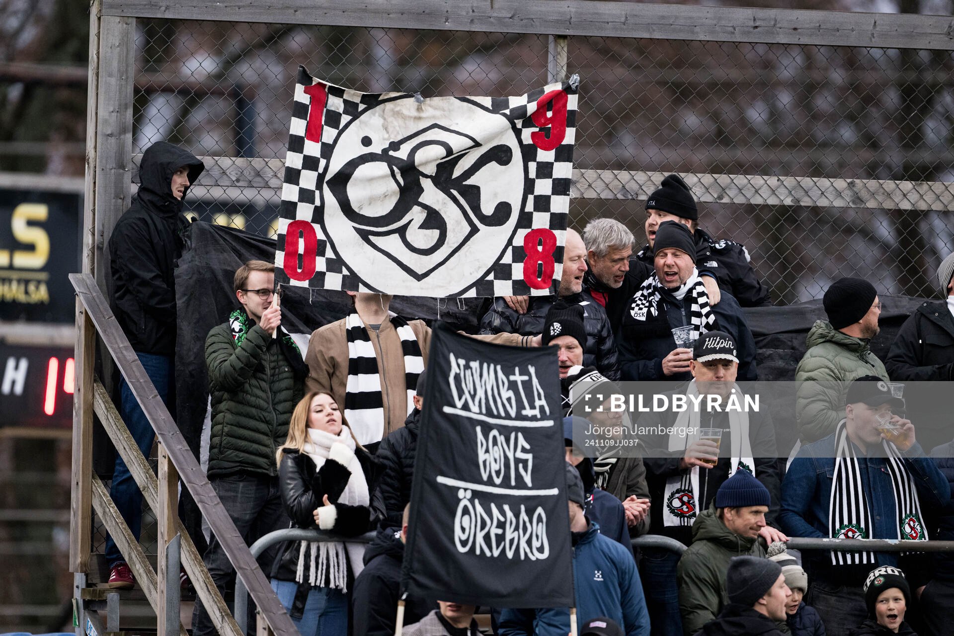 Örebrosupportrar på läktaren