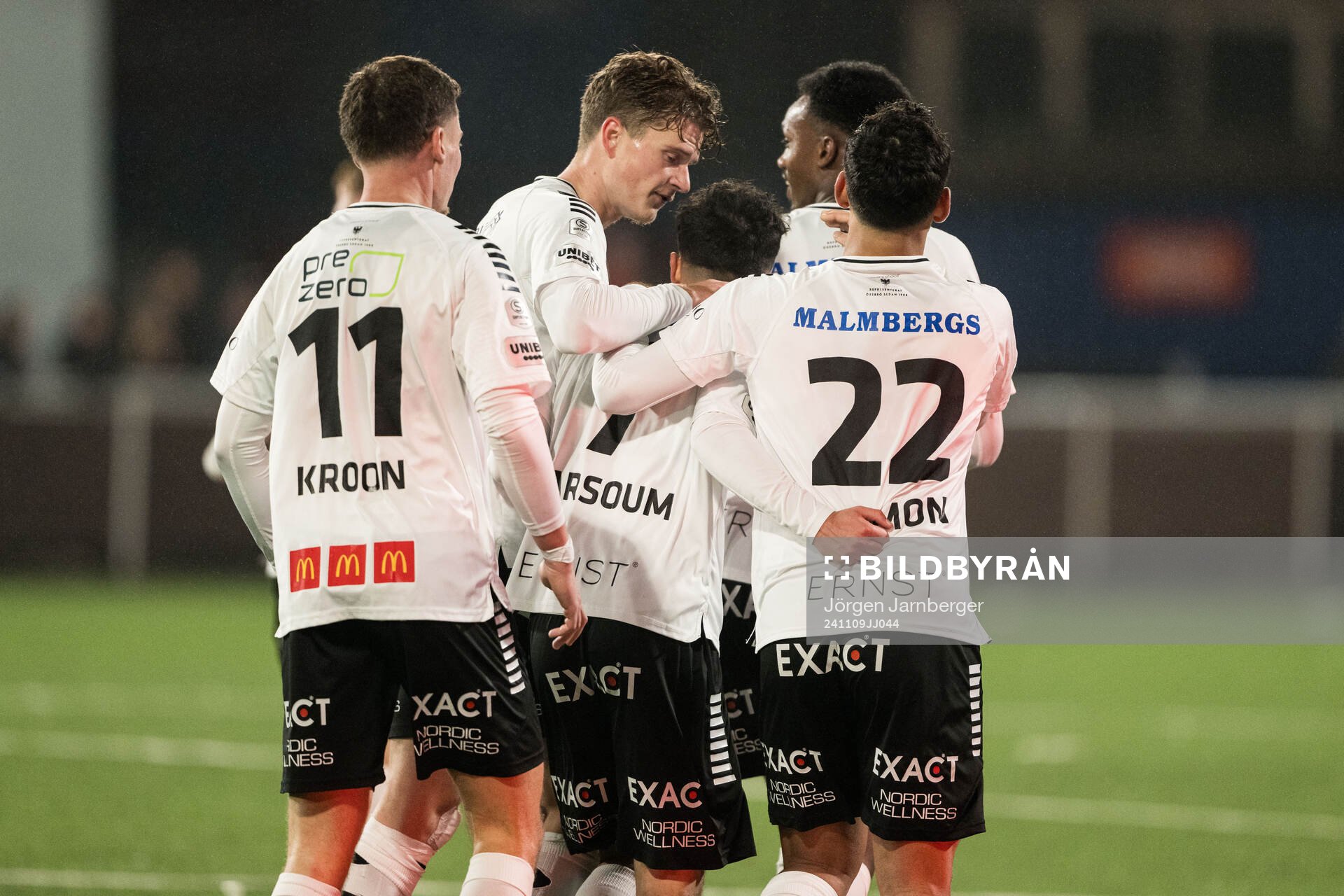 Örebros Elias Barsoum jublar