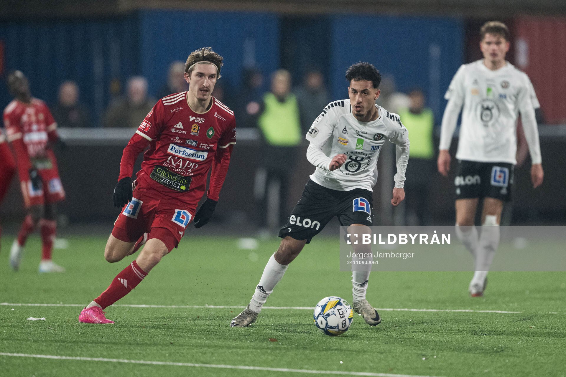 Skövde AIKs Hugo Engström och Örebros Elias Barsoum