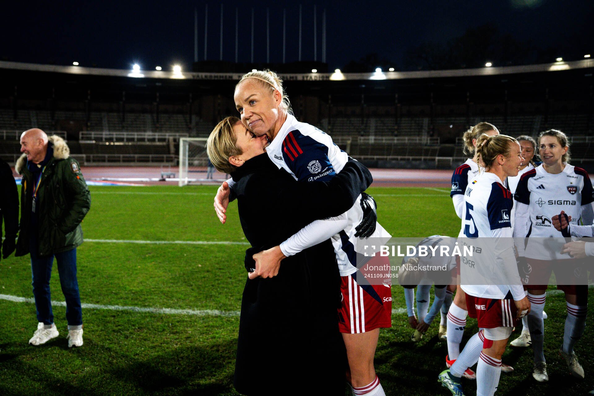 Rosengårds sportchef Therese Sjögran och Caroline Seger