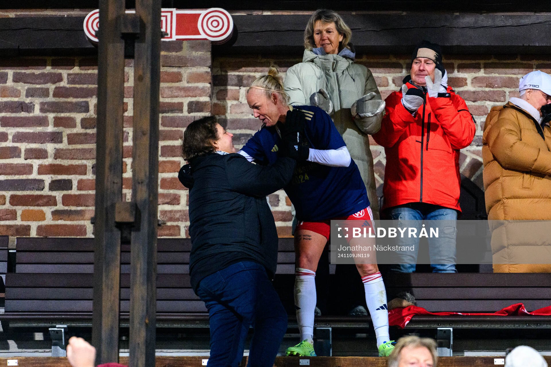 Rosengårds Caroline Seger jublar med familj och vänner