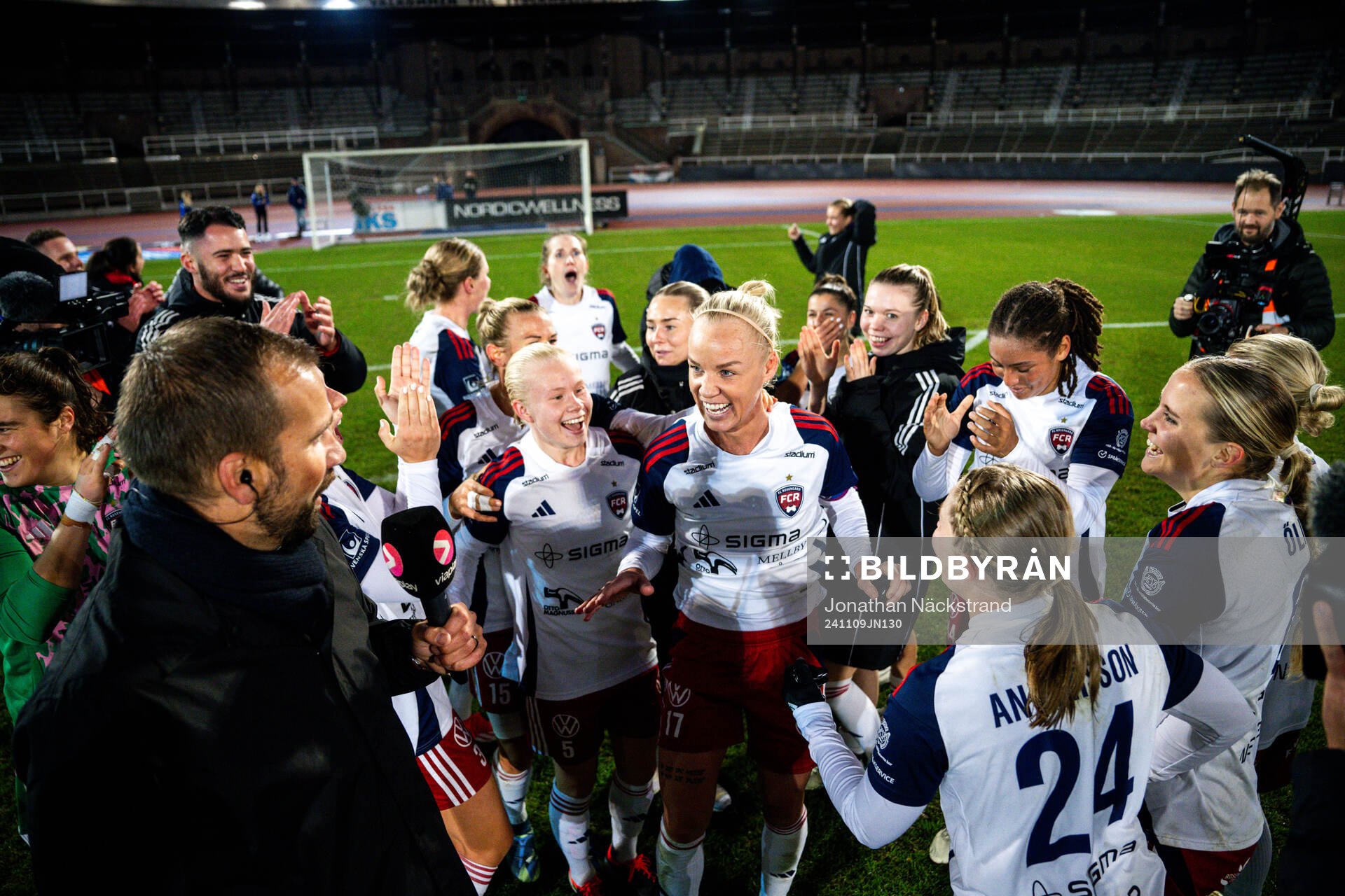Rosengårds spelare jublar