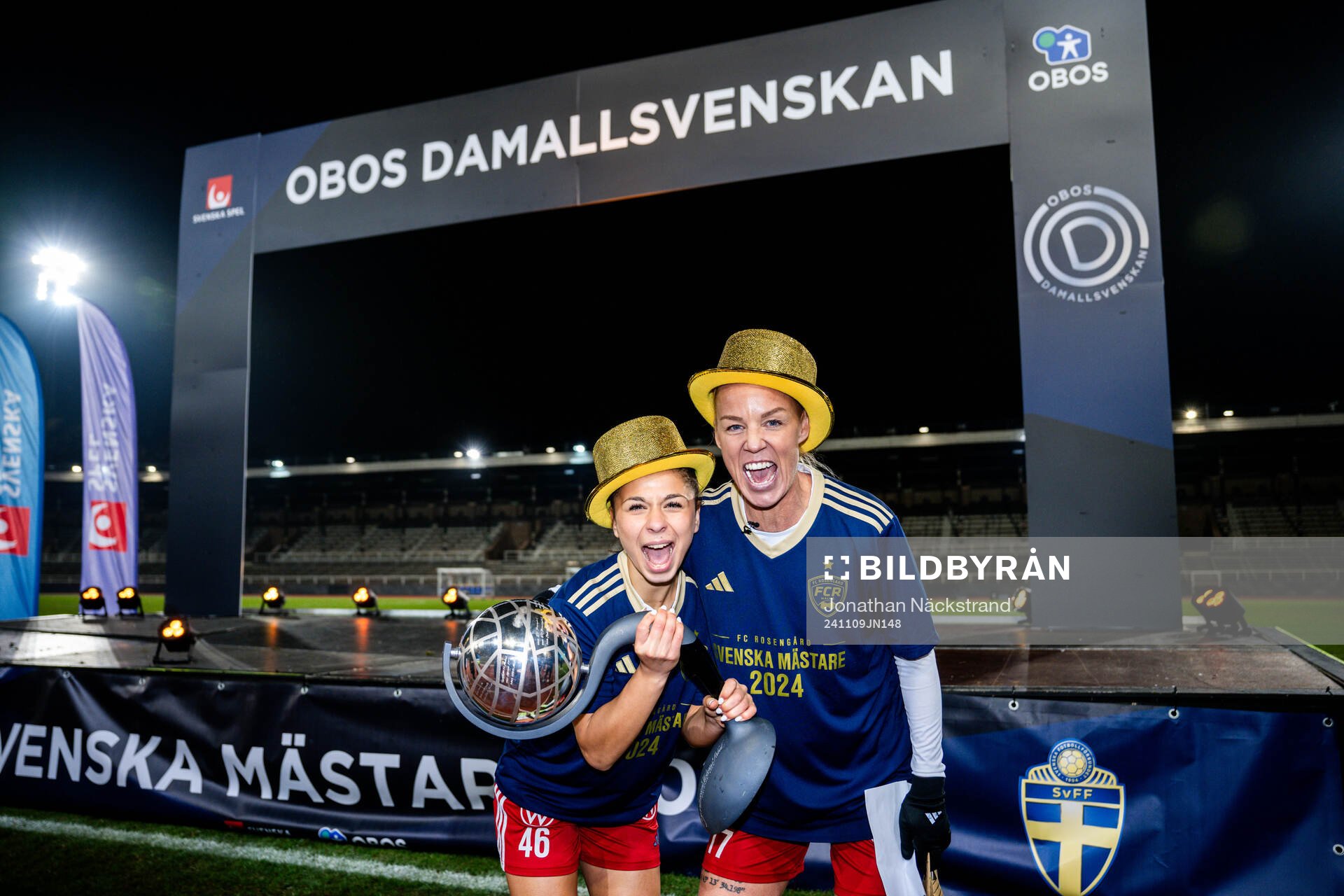 Rosengårds Mikaela Stojanovska och Caroline Seger jublar