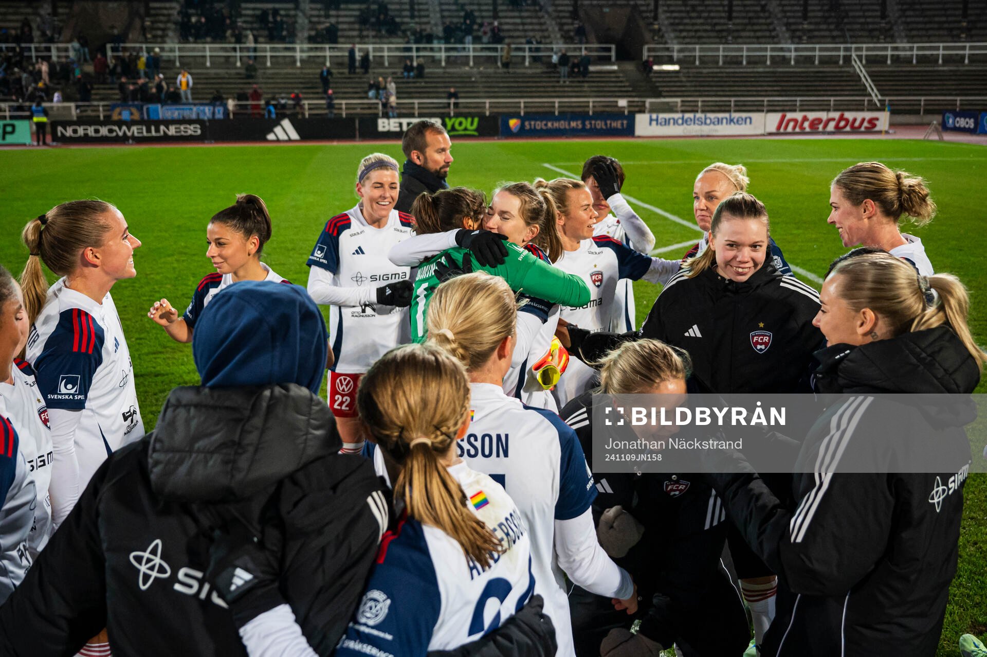 Rosengårds spelare jublar