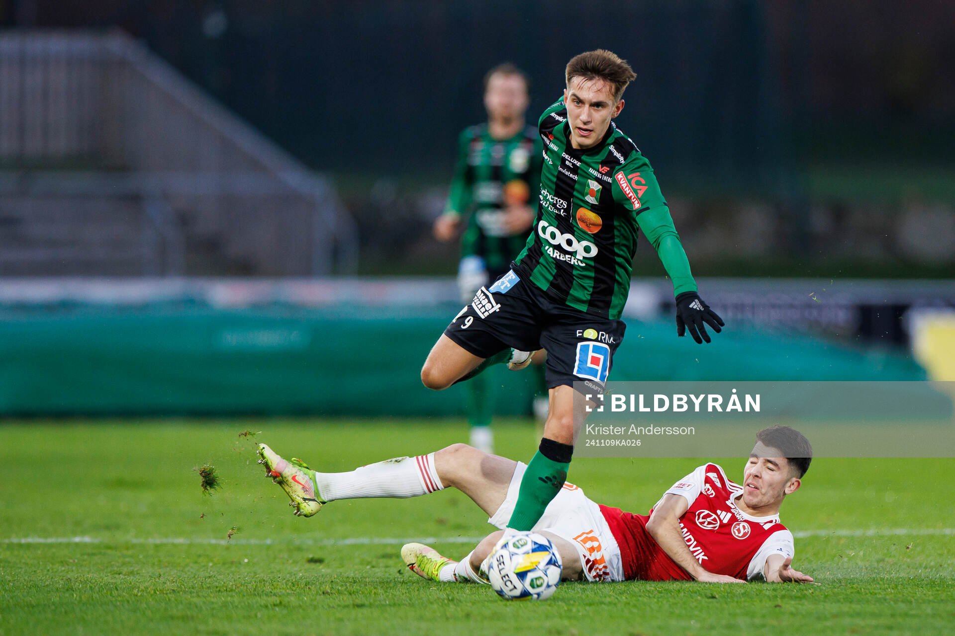 Varbergs Anton Kurochkin och Sandvikens IFs Adam Kiani