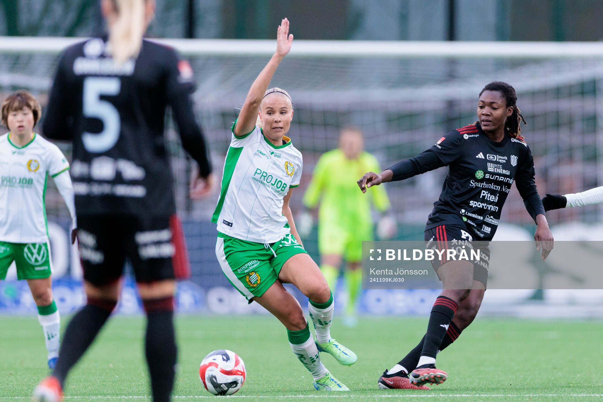 Hammarbys Stina Lennartsson och Piteås Anam Imo