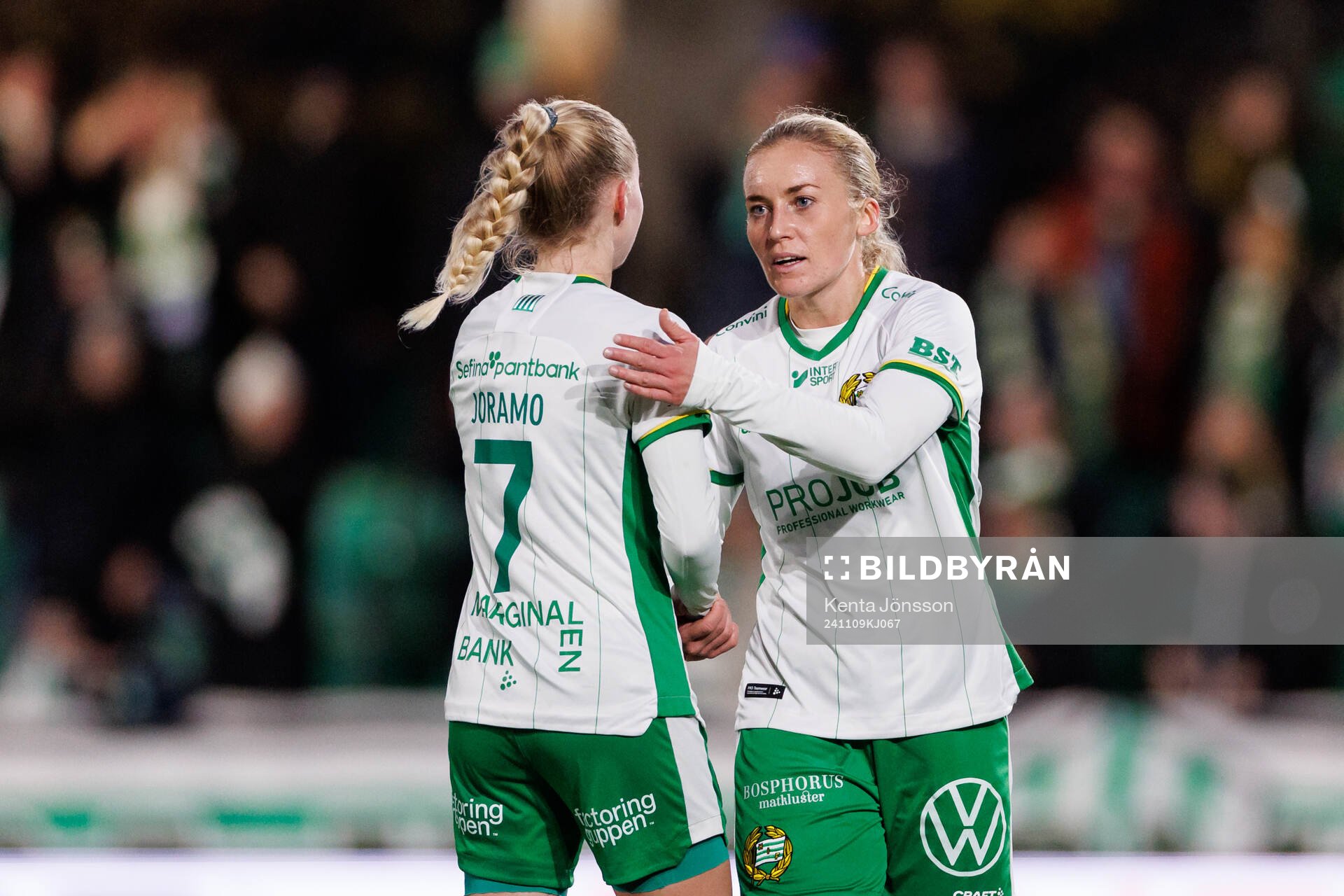 Hammarbys Ellen Gibson och Emilie Joramo jublar