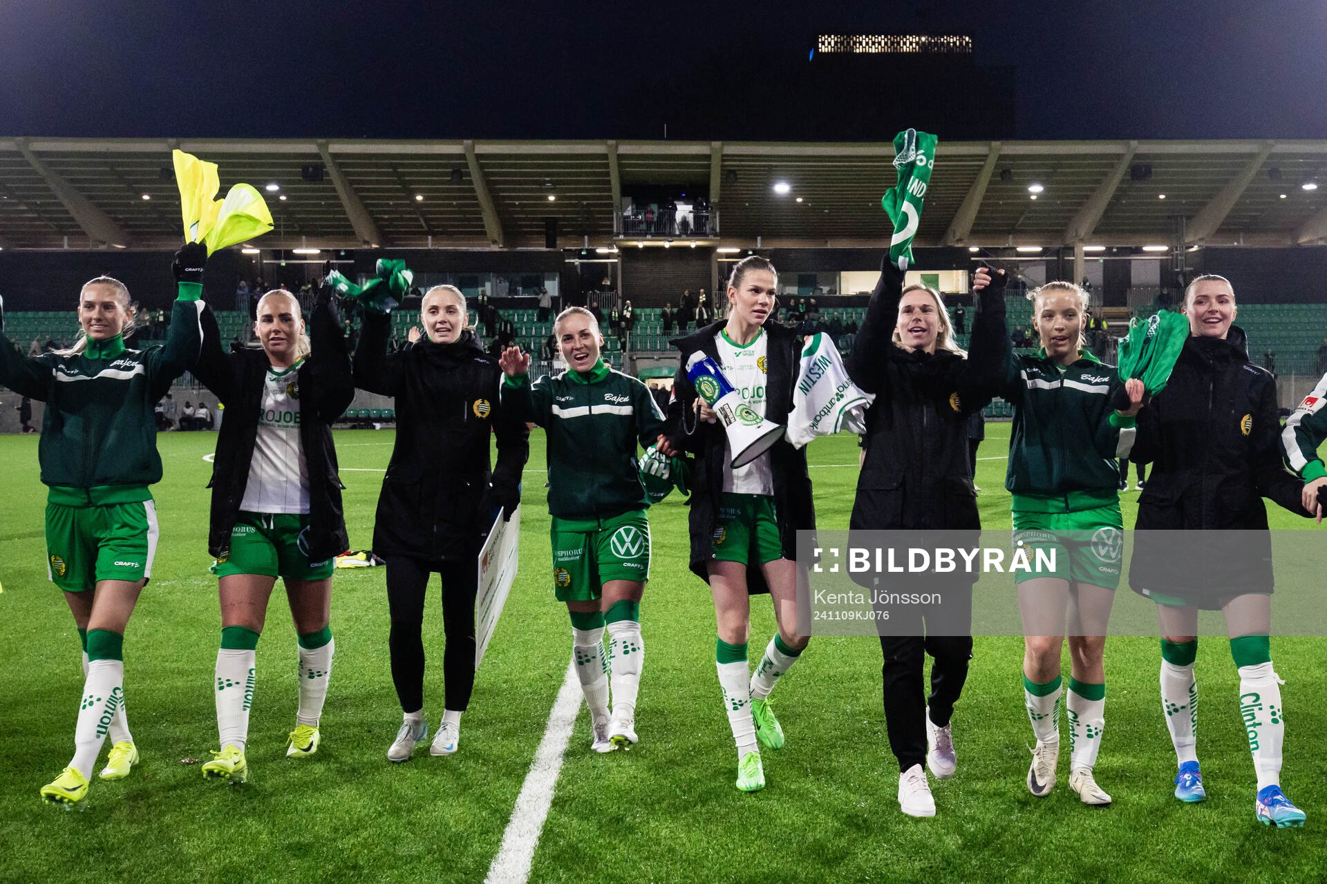 Hammarbys spelare jublar
