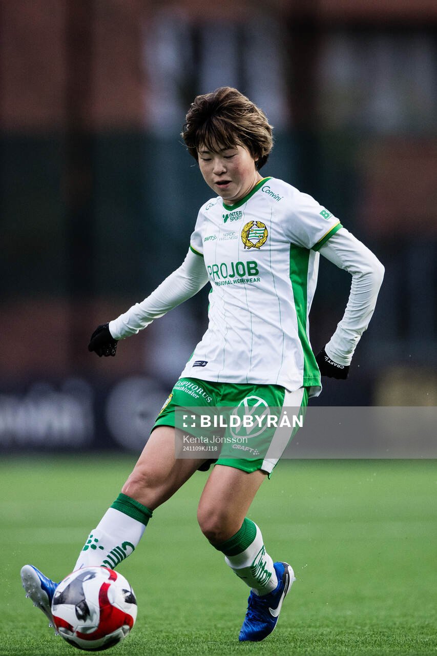 Hammarbys Asato Miyagawa under fotbollsmatchen i Damallsvenskan mellan Hammarby och Piteå den 9 november 2024 i Stockholm. 