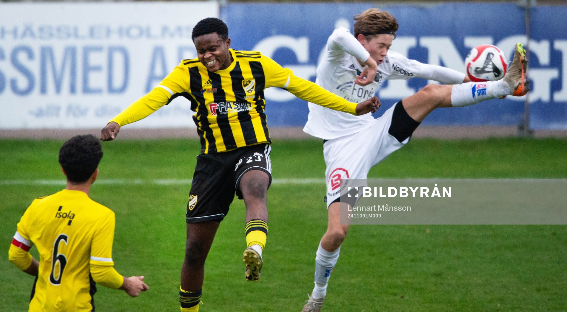 IFK Hässleholms Joshua Mpoze i kvalmatchen till div. 1