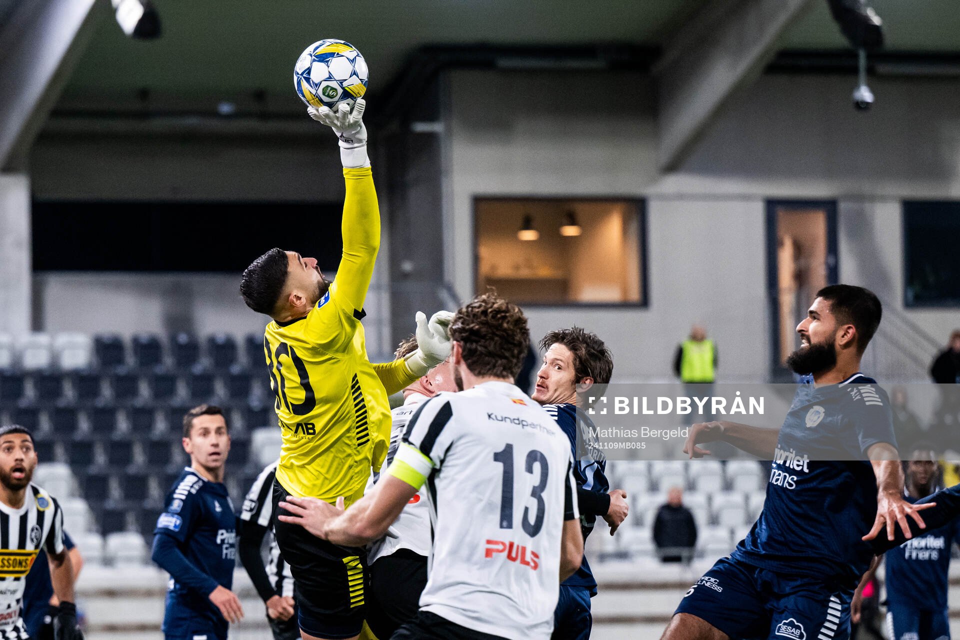 Utsiktens målvakt Elias Hadaya och Robin Book