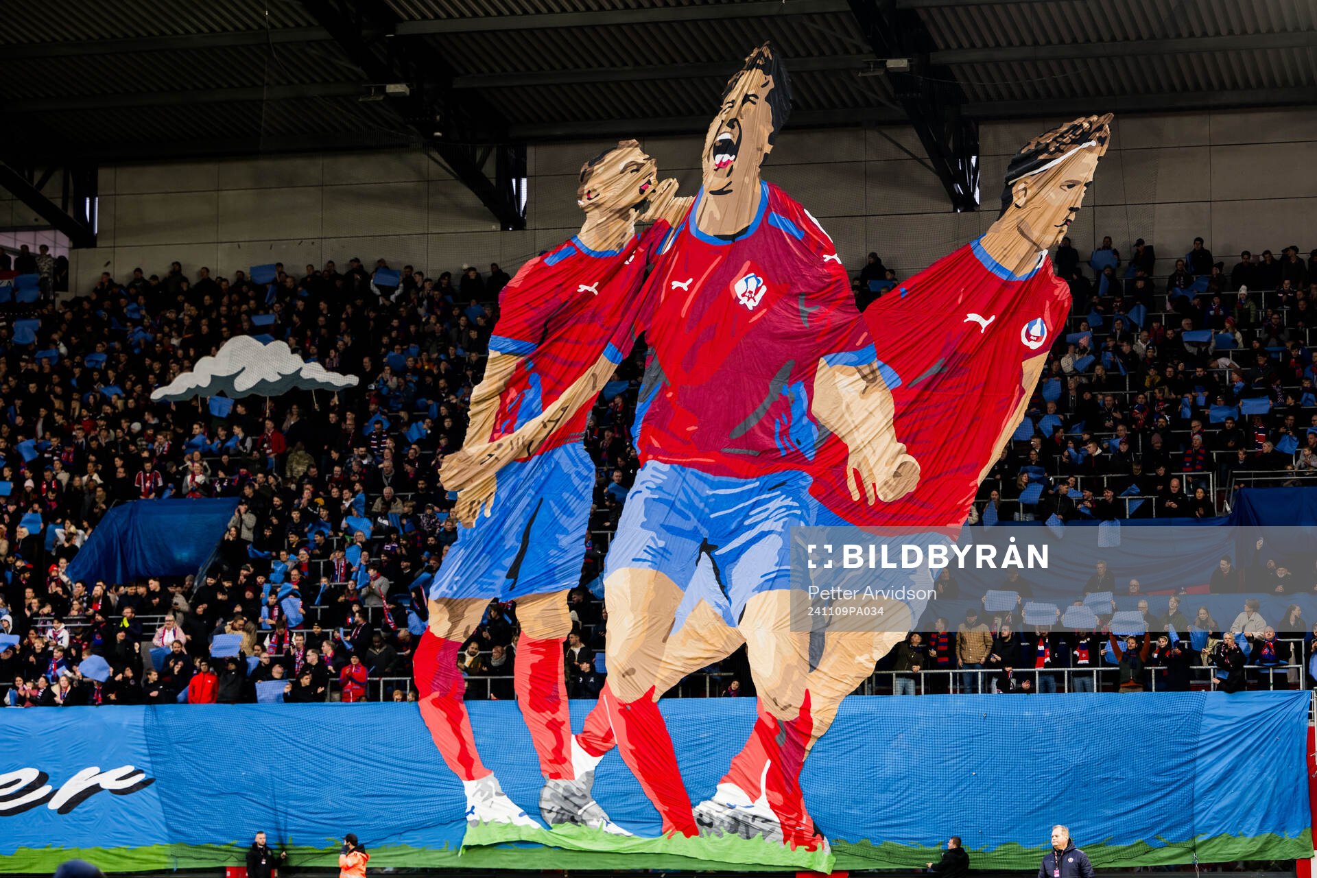 Helsingborgs supportrar med ett tifo