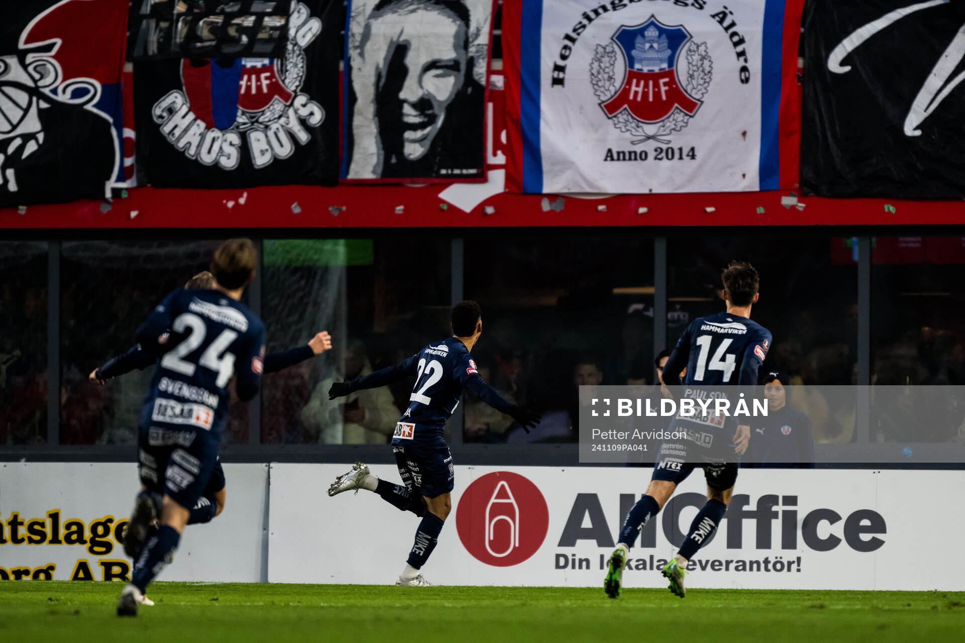 Örgrytes Tobias Sana jublar efter 1-2 under fotbollsmatchen i Superettan mellan Helsingborg och Örgryte den 9 november 2024 i Helsingborg.