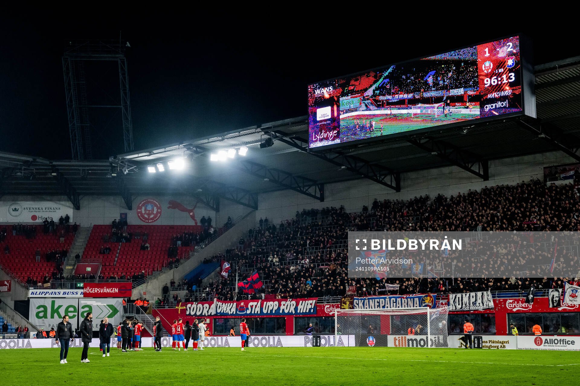Helsingborgs spelare tackar sina supportrar