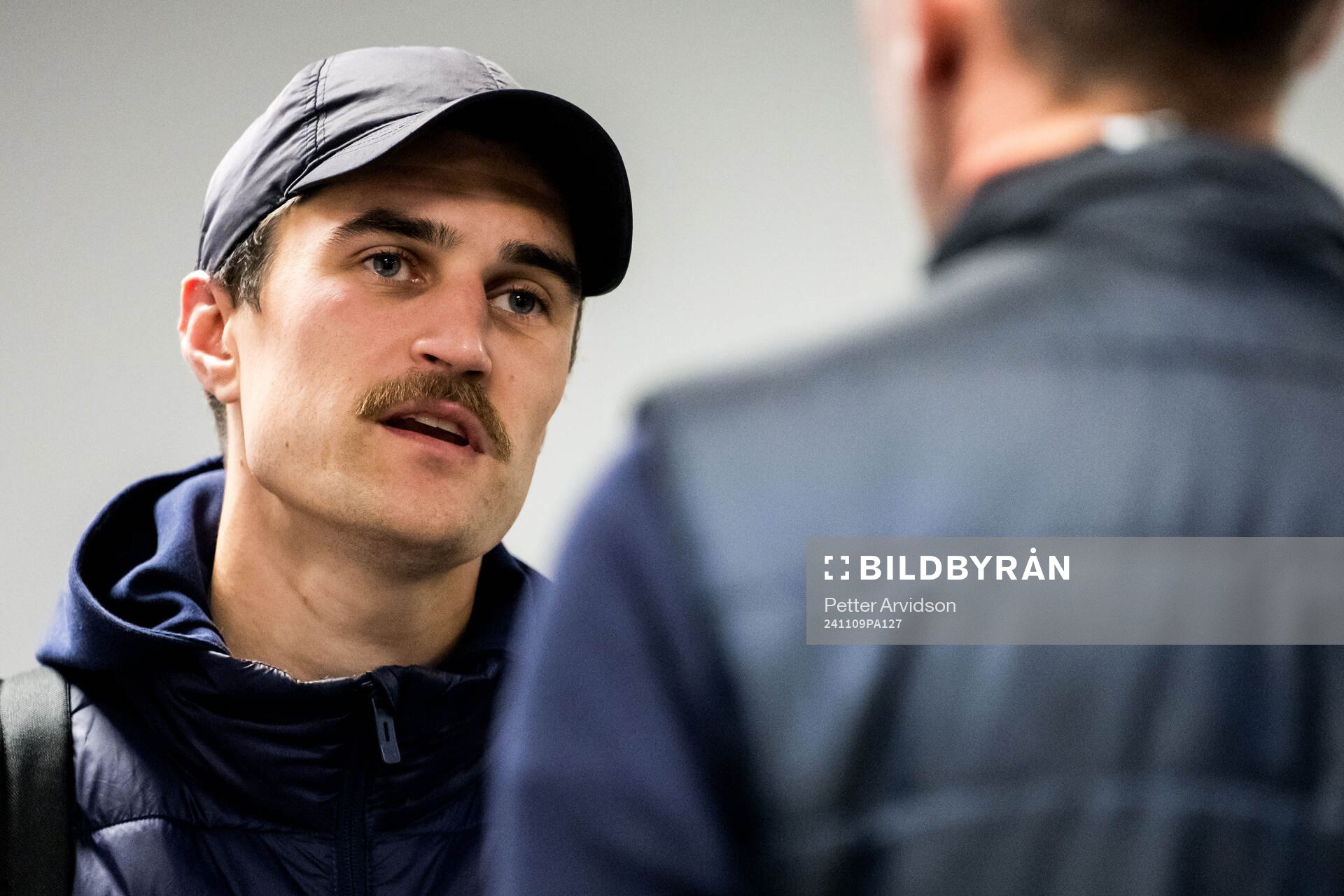 Helsingborgs Jon Birkfeldt intervjuas efter fotbollsmatchen i Superettan mellan Helsingborg och Örgryte den 9 november 2024 i Helsingborg.