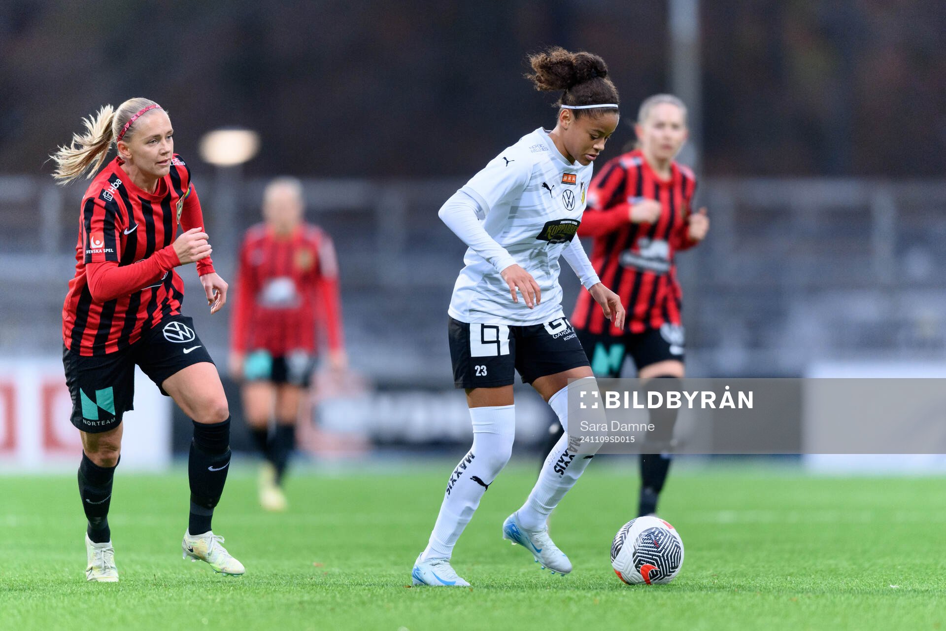 Brommapojkarnas Elsa Karlsson och Häckens Felicia Schröder