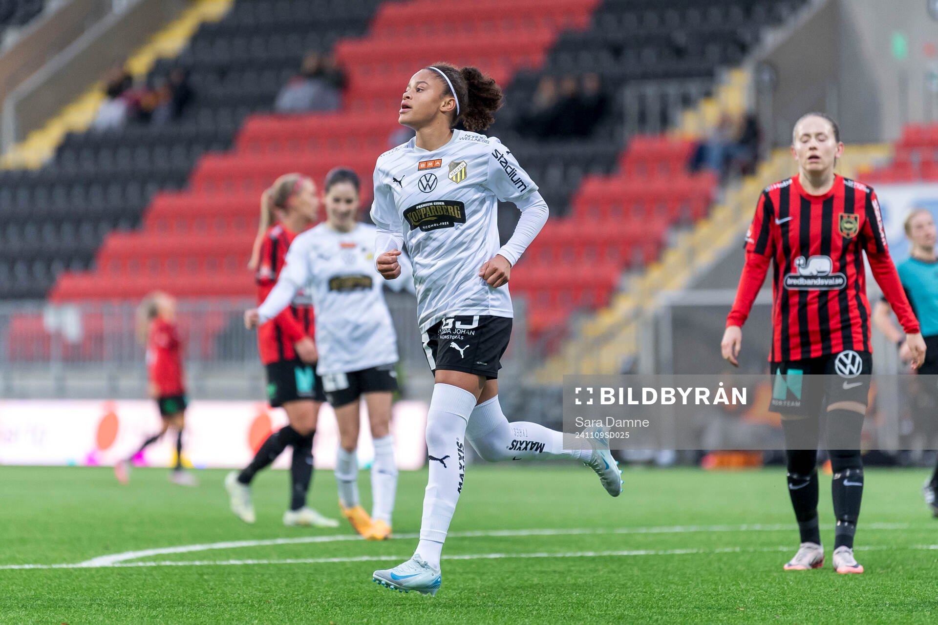 Häckens Felicia Schröder jublar