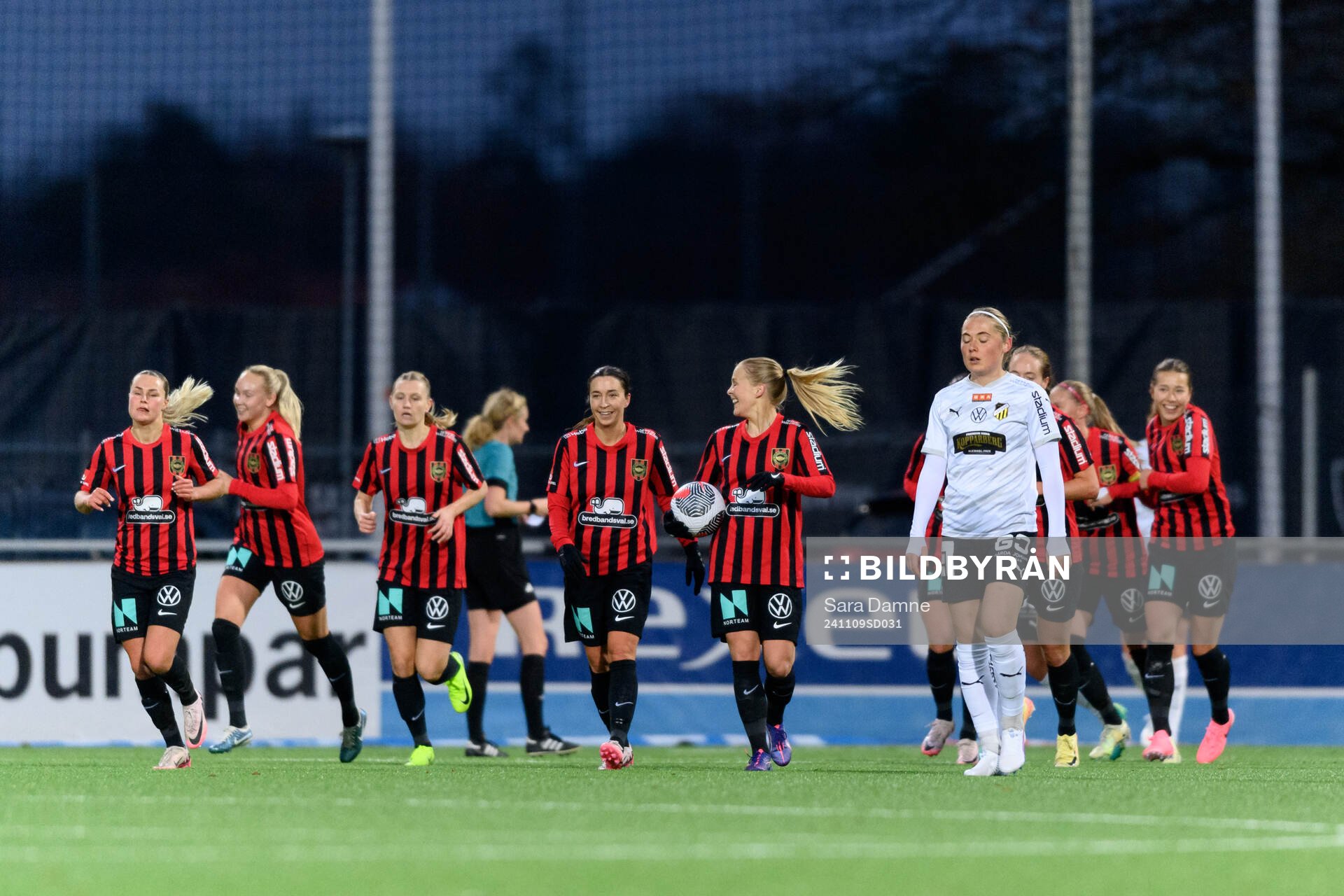 Brommapojkarnas Emma Engström jublar