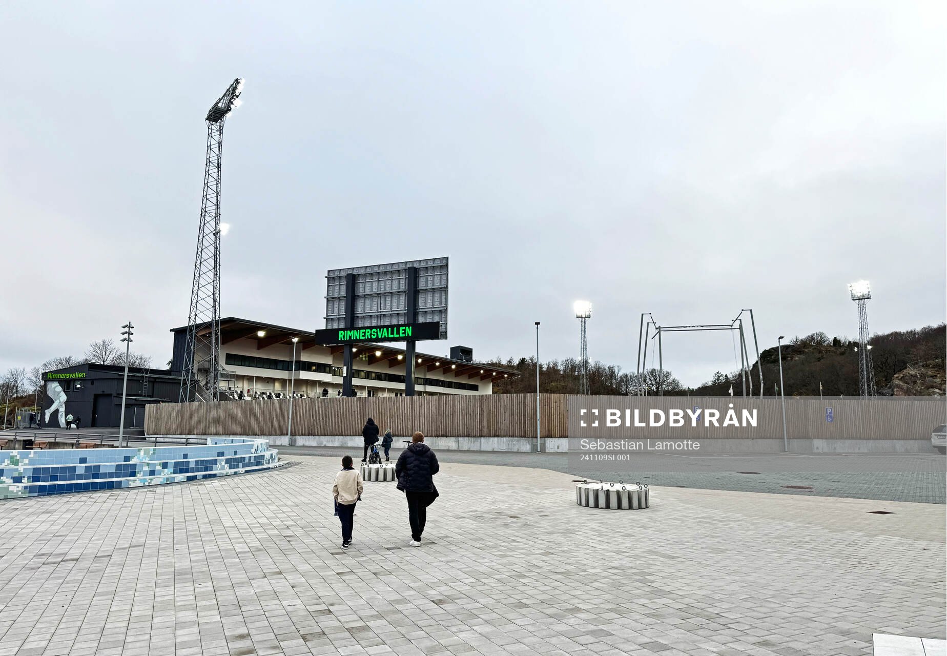 Utanför arenan