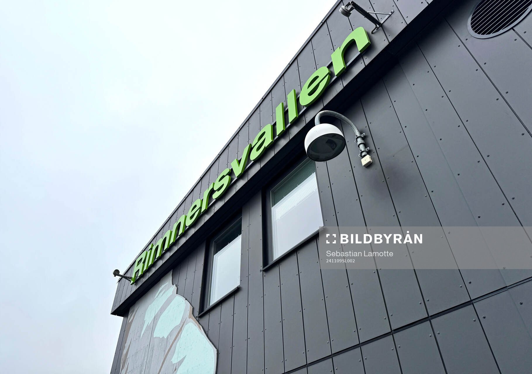 Utanför arenan