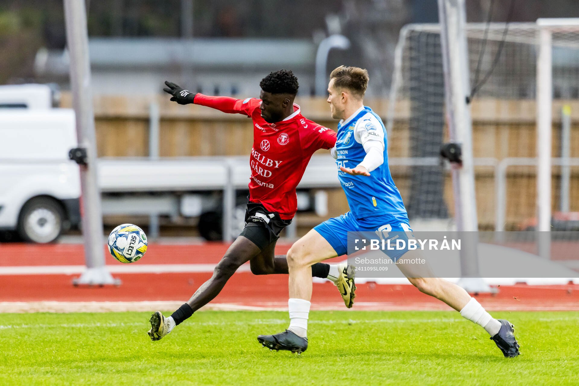 Trelleborgs Emmanuel Godwin och Oddevolds Anton Snibb
