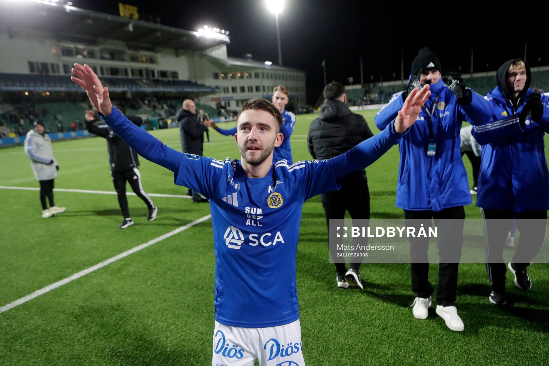 GIF Sundsvalls Anton Kralj jublar efter fotbollsmatchen i Superettan mellan GIF Sundsvall och Gefle den 9 november 2024 i Sundsvall. 