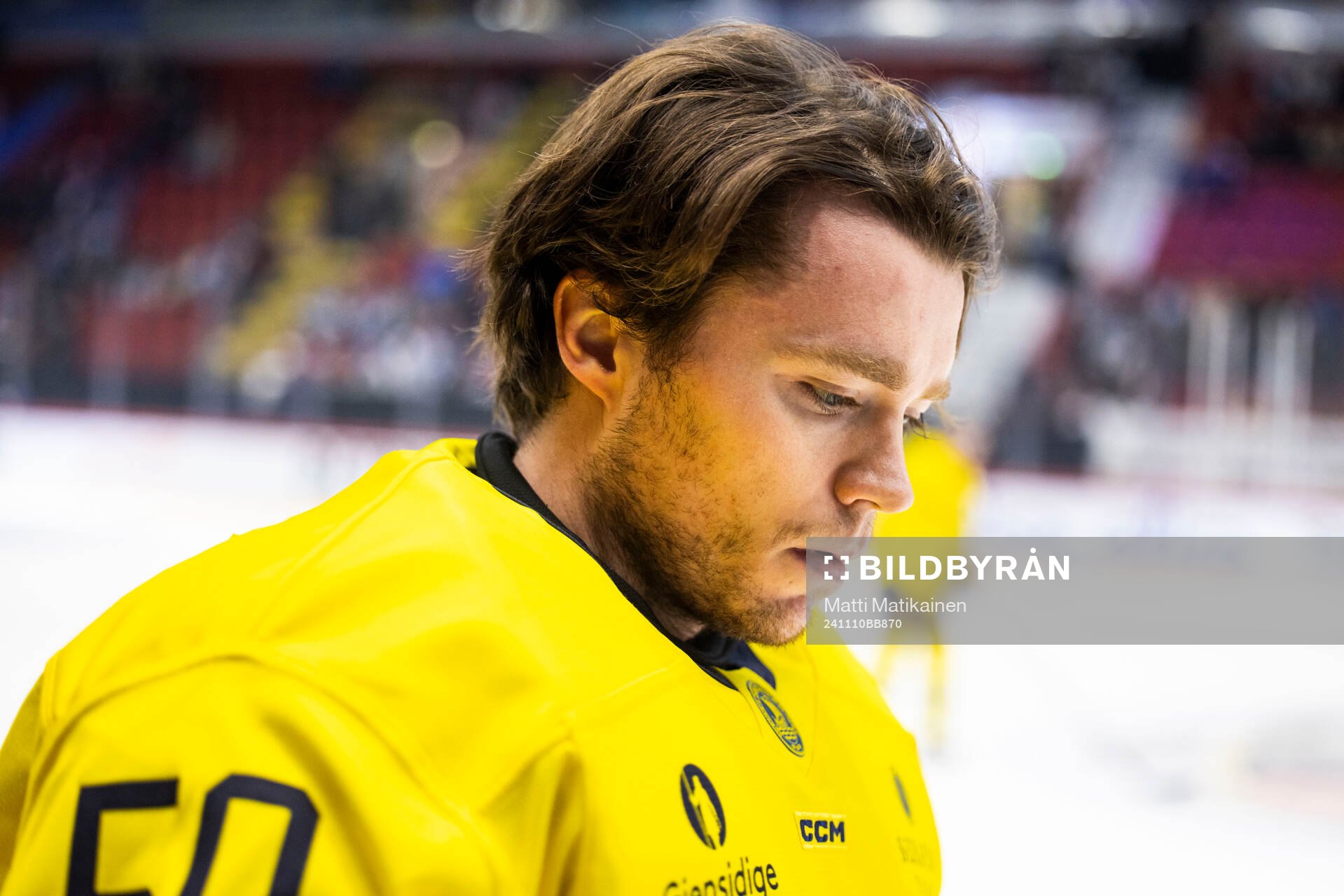 goalkeeper Erik Källgren of Sweden