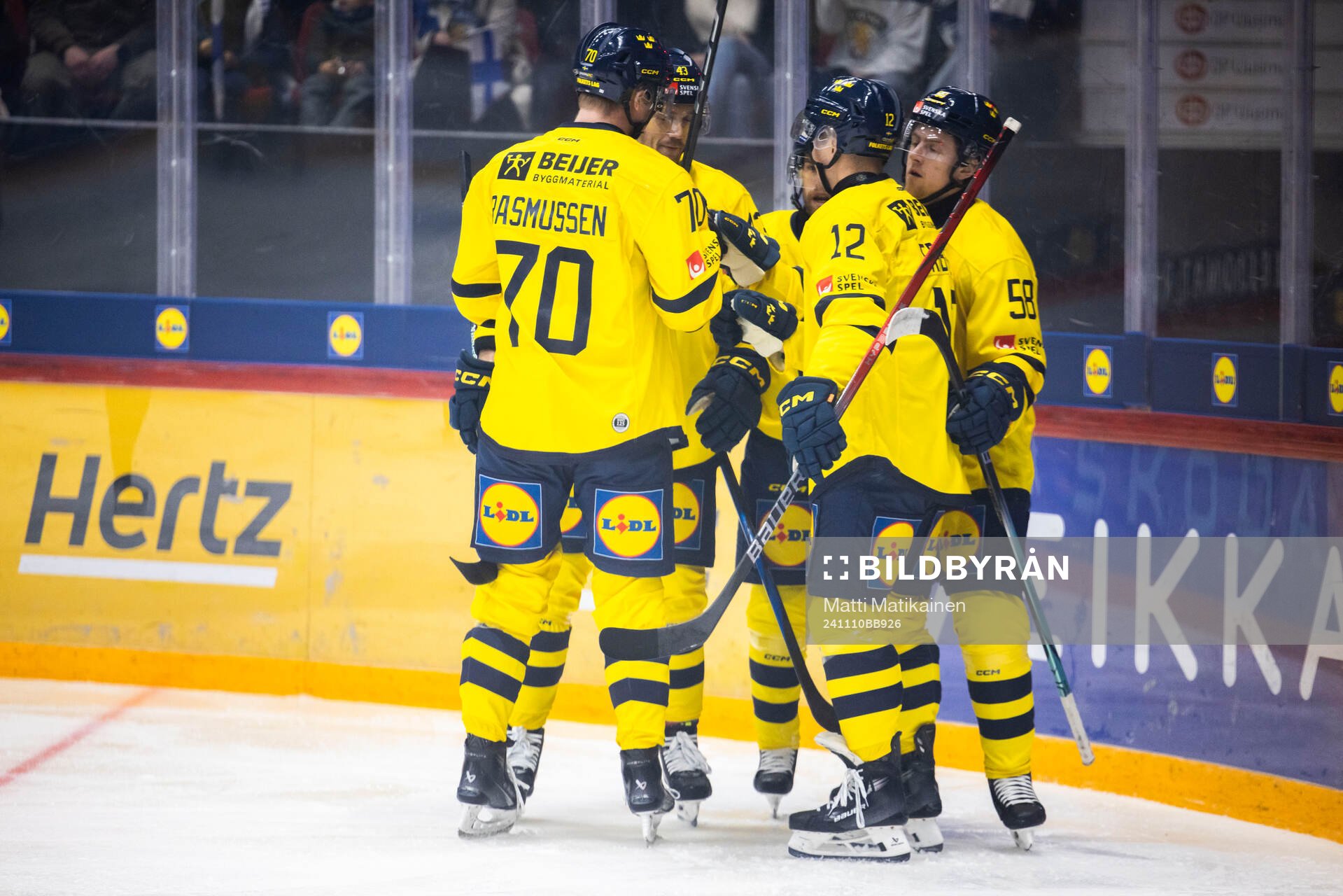 241110 Jesper Sellgren of Sweden celebrates