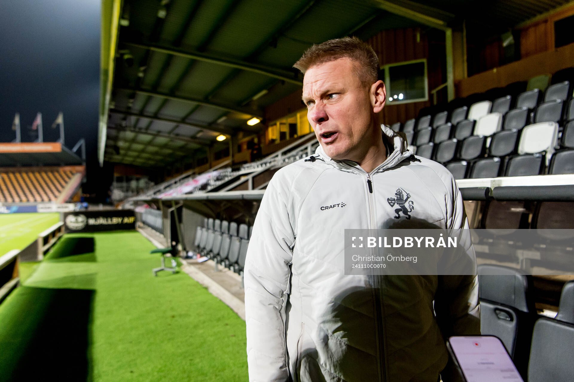 IFK Göteborgs tränare Stefan Billborn efter fotbollsmatchen i Allsvenskan mellan Mjällby och IFK Göteborg den 10 november 2024 i Hällevik.