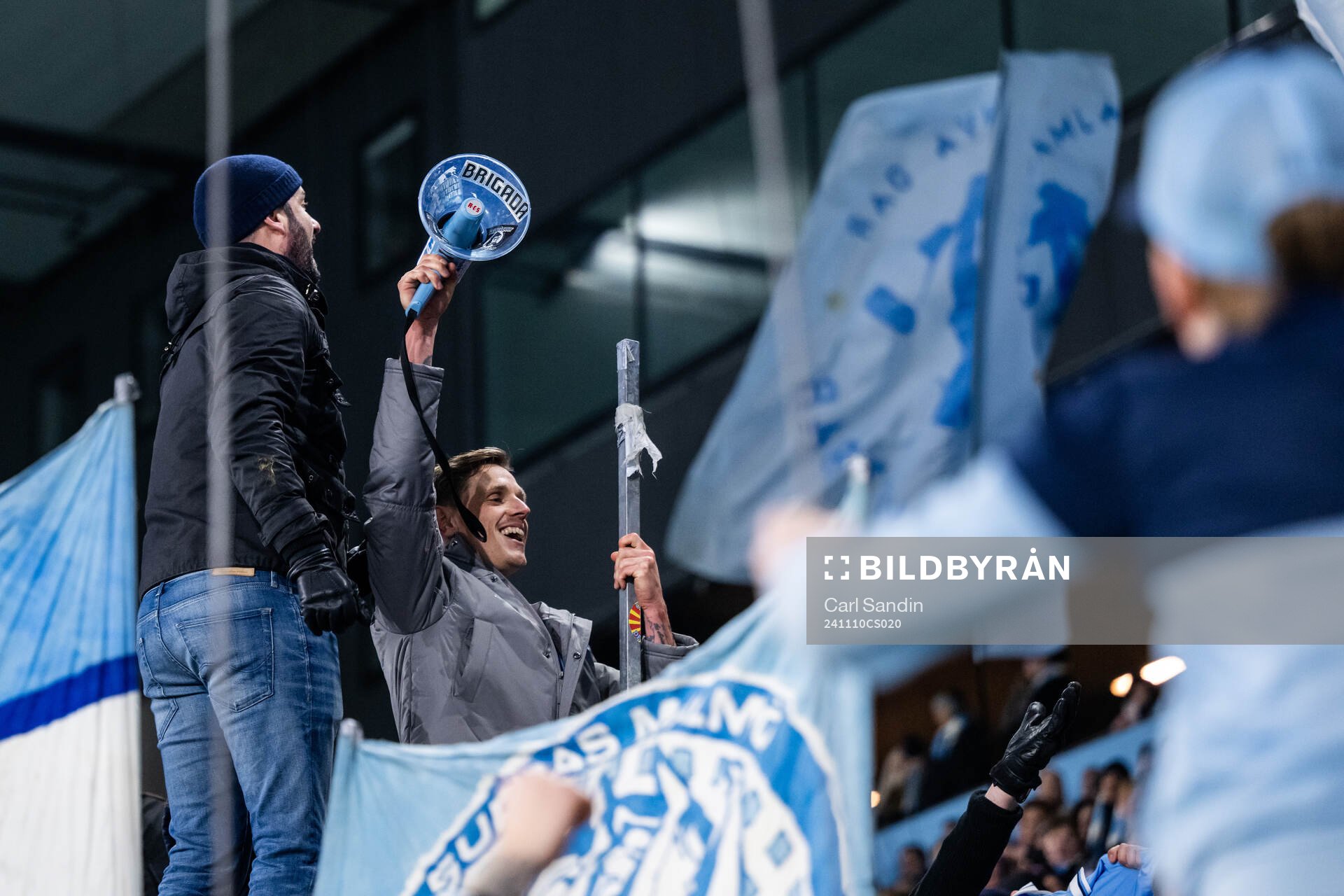 Malmö FFs Søren Rieks jublar med supportrarna