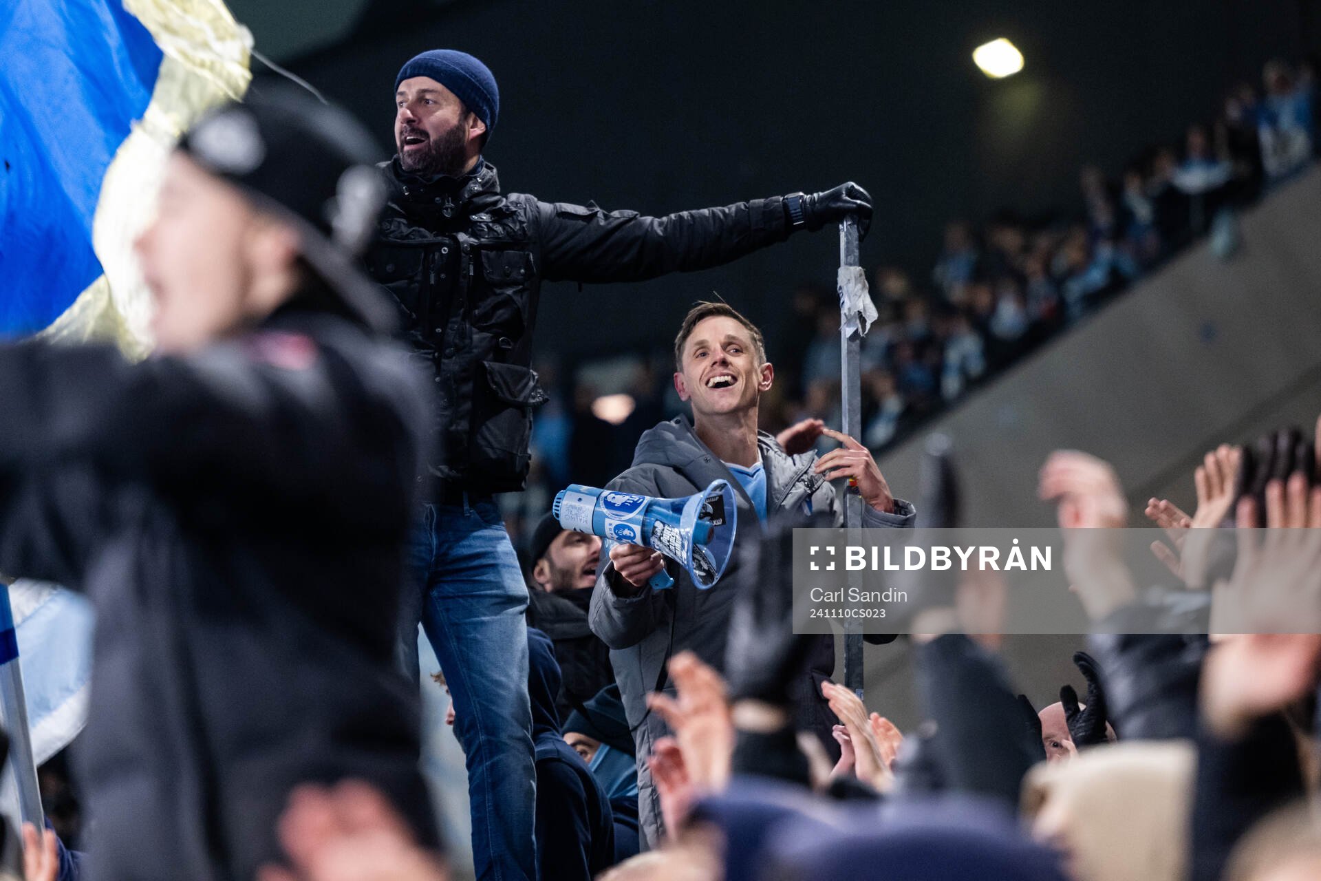 Malmö FFs Søren Rieks jublar med supportrarna