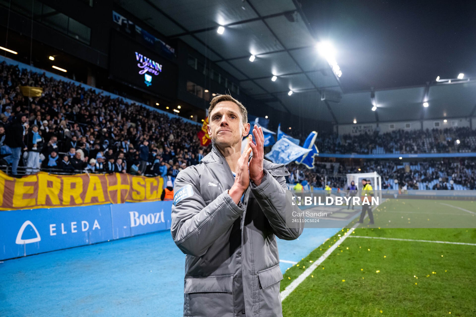 Malmö FFs Søren Rieks tackar publiken