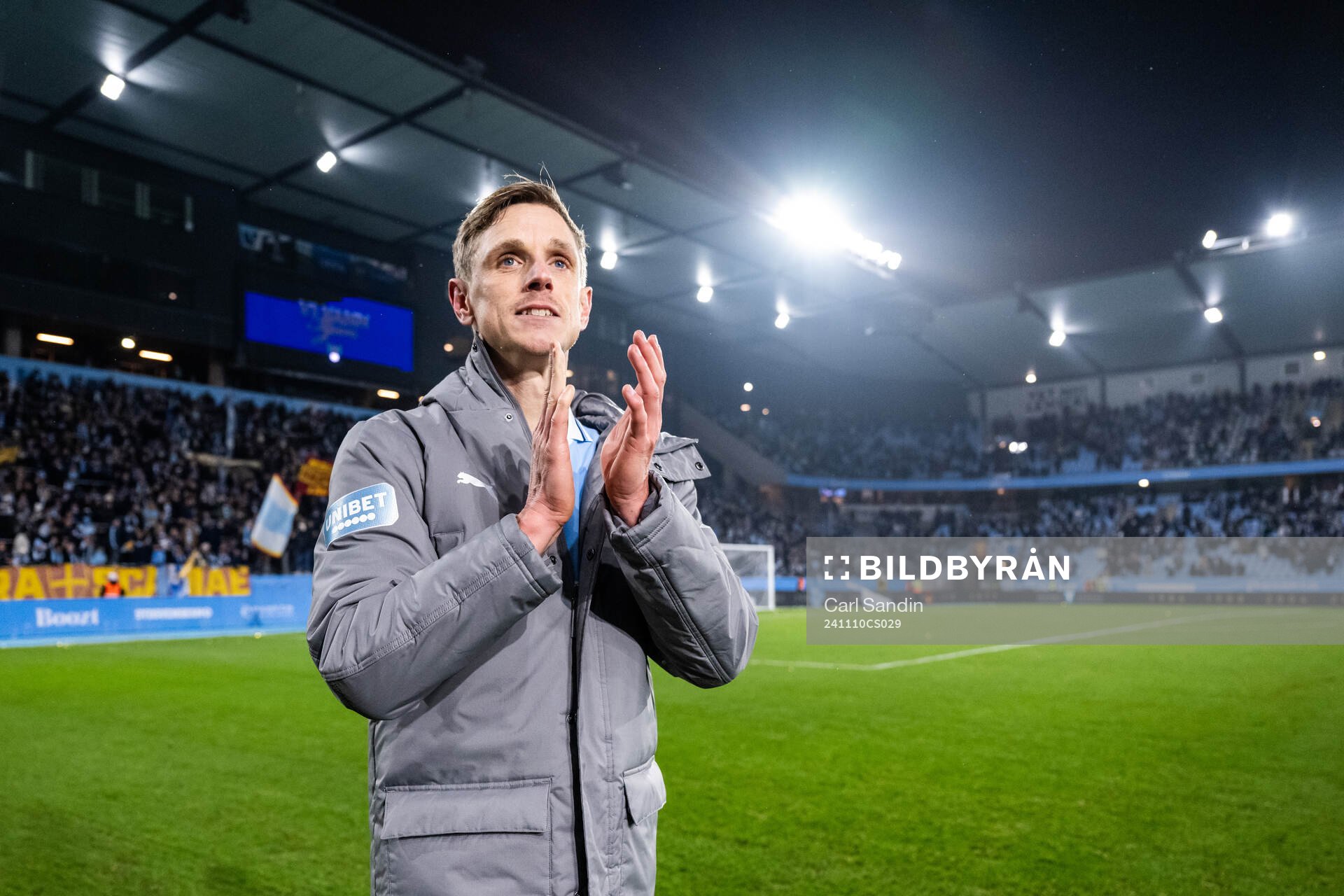 Malmö FFs Søren Rieks tackar publiken