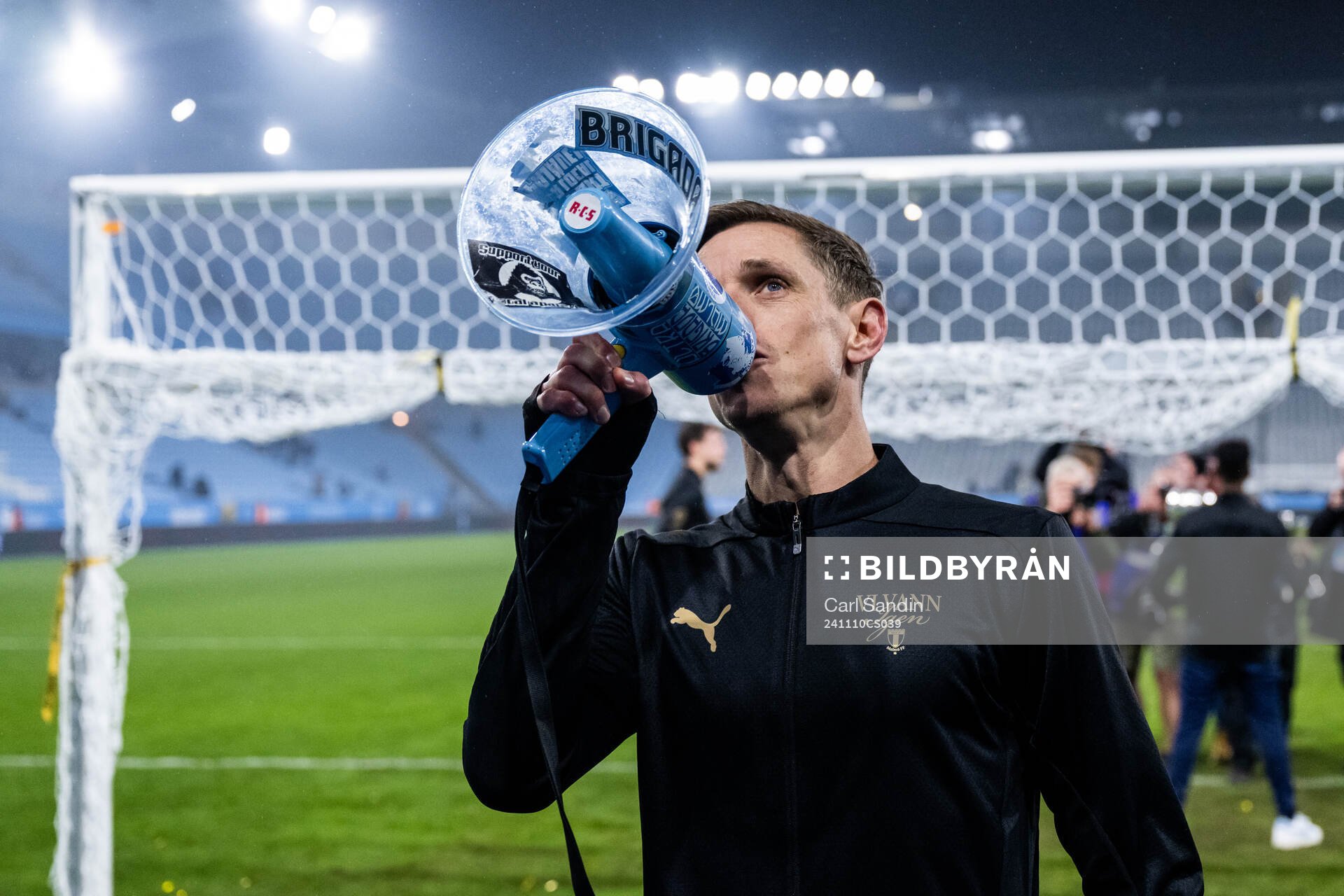 Malmö FFs Søren Rieks jublar med supportrar