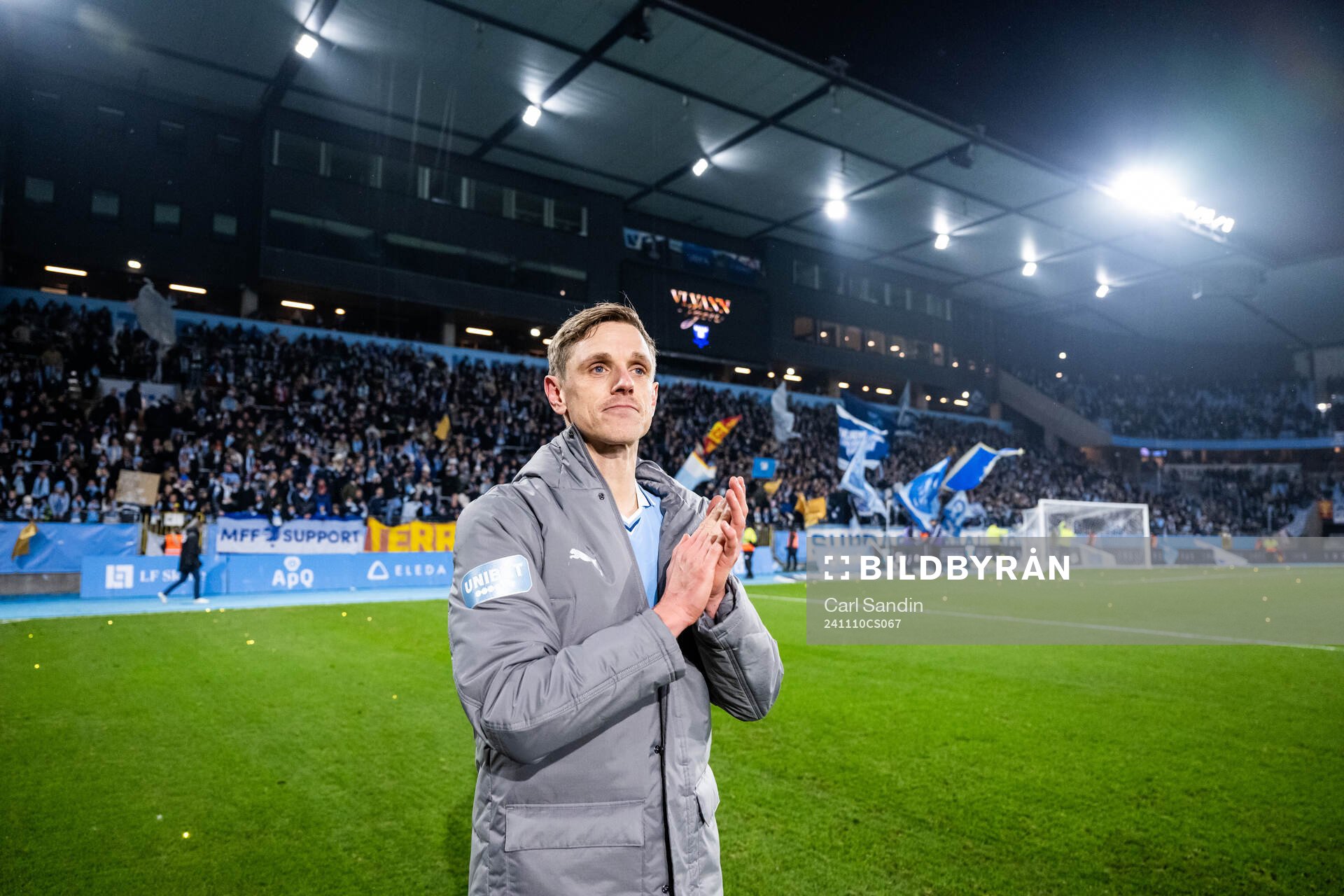 Malmö FFs Søren Rieks tackar publiken